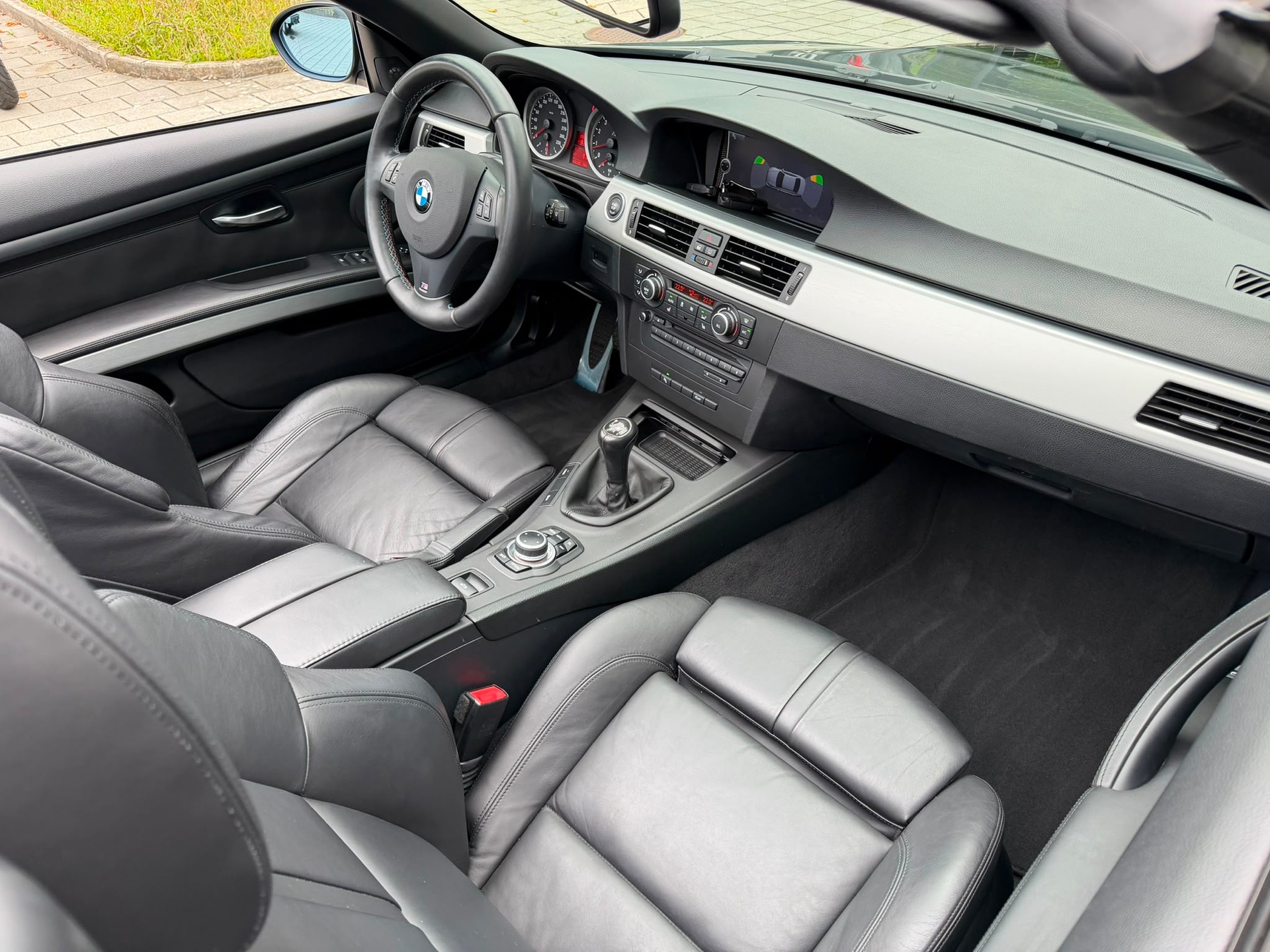 BMW M3 Cabriolet-image-11