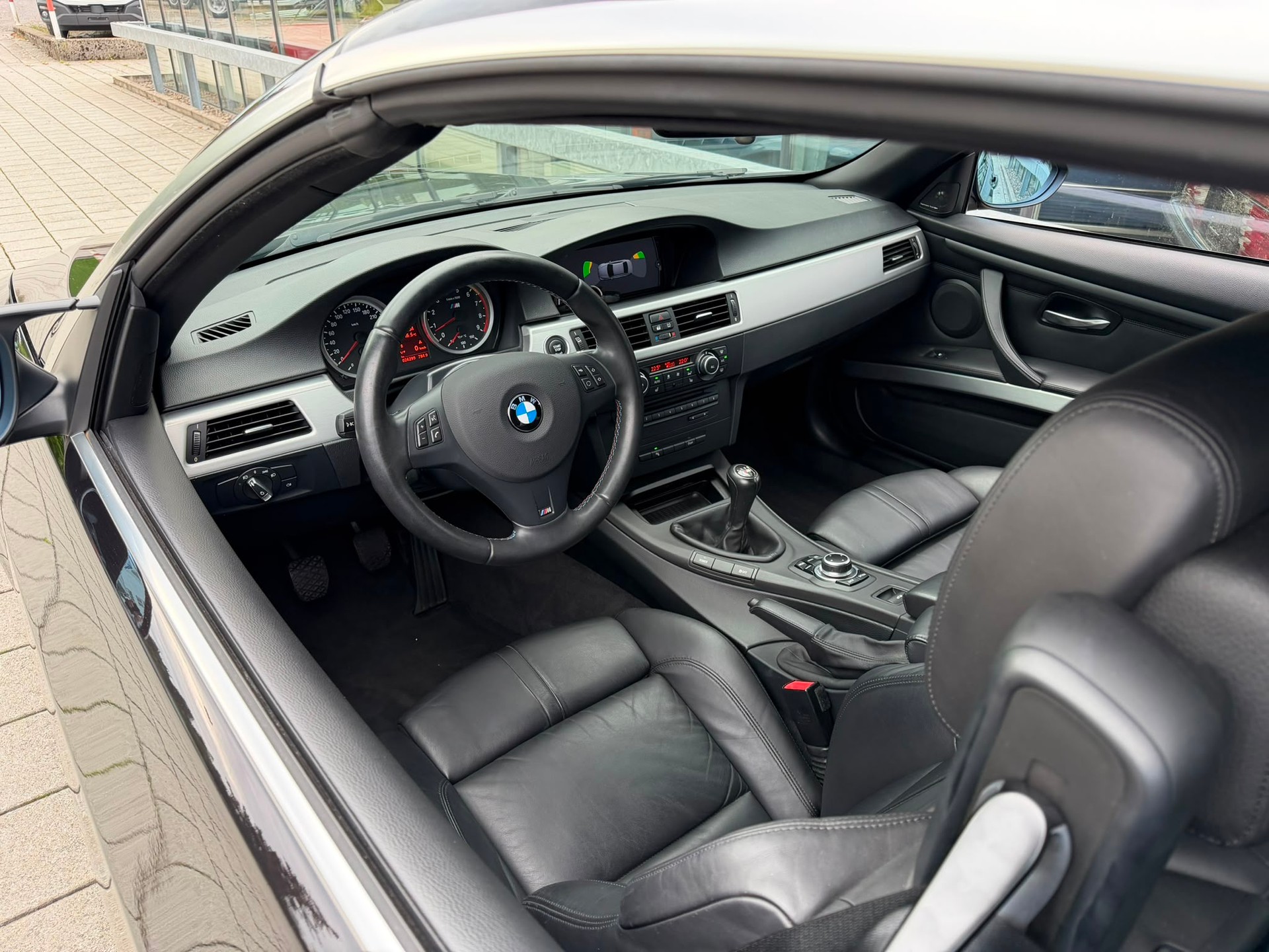 BMW M3 Cabriolet-image-9