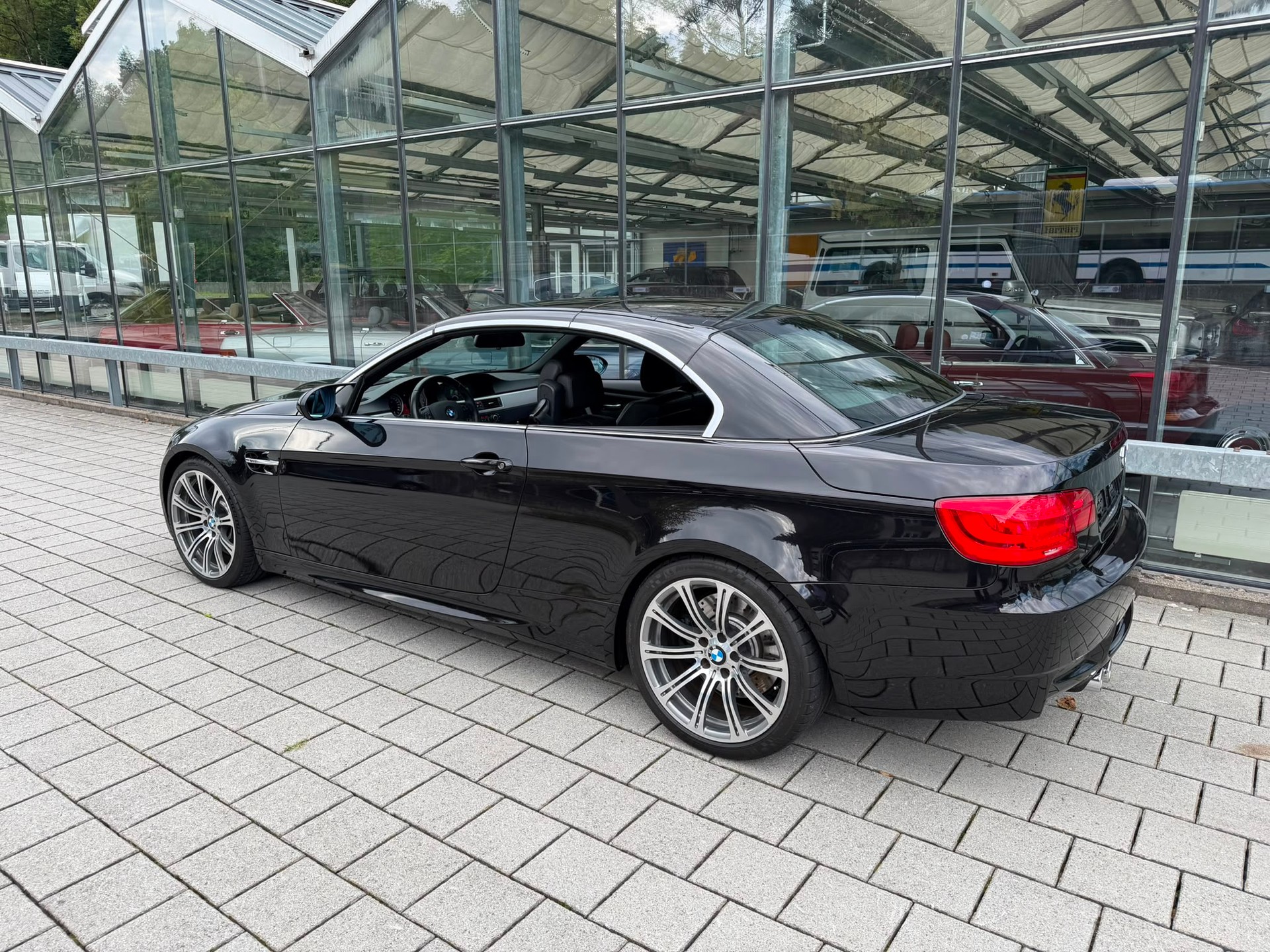 BMW M3 Cabriolet-image-6