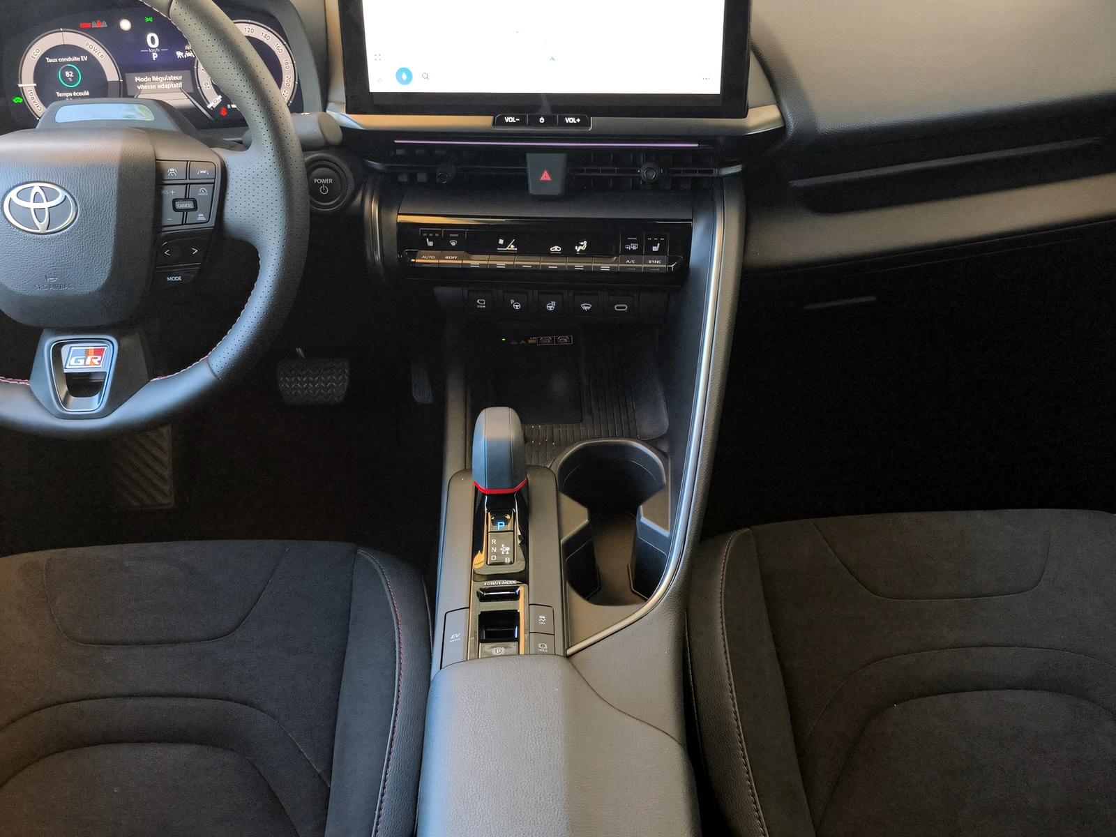 TOYOTA C-HR 2.0 HEV GR Sport 4x4-image-12