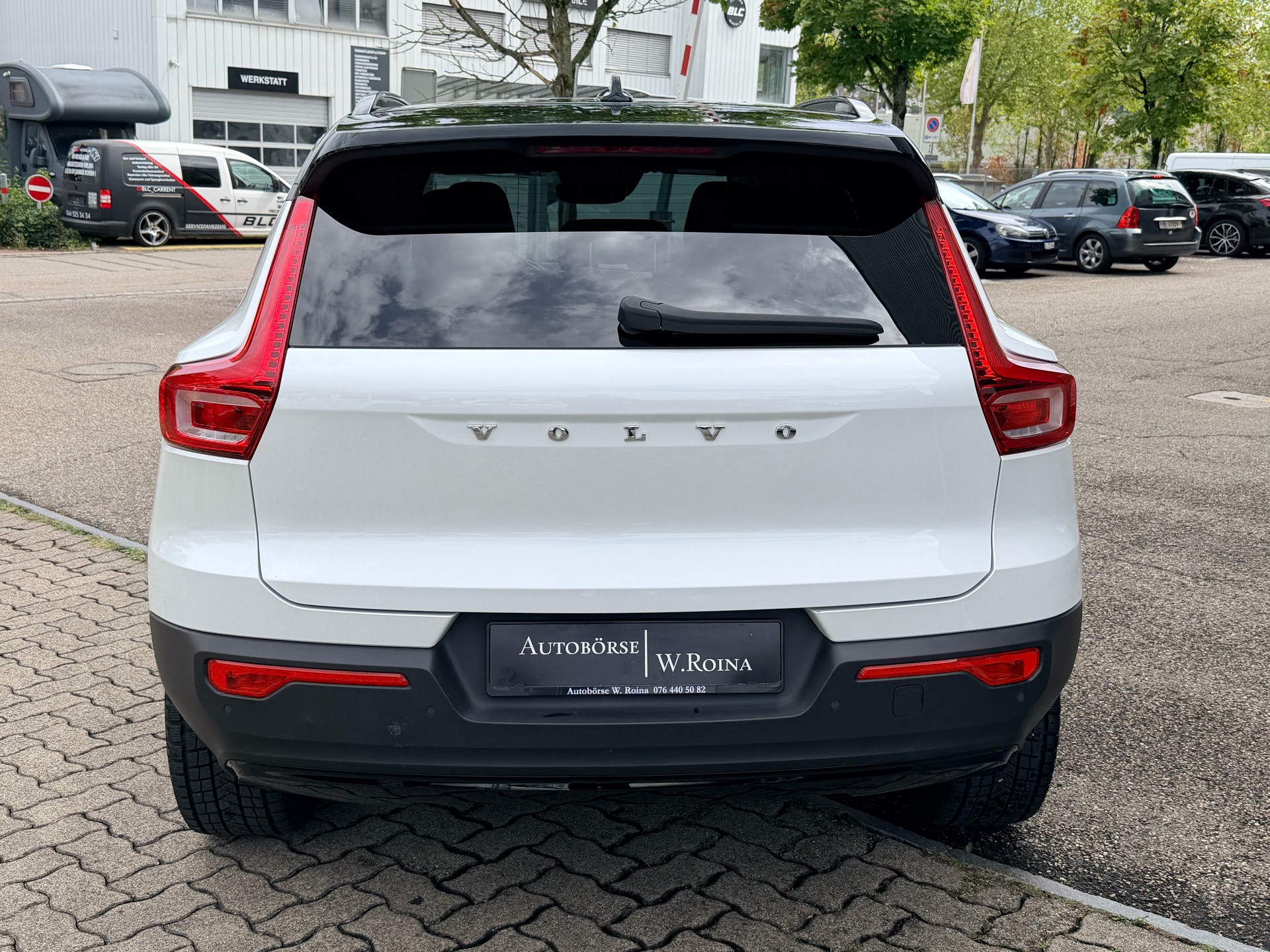 VOLVO XC40 T3 R-Design Geartronic-showroom-element-3