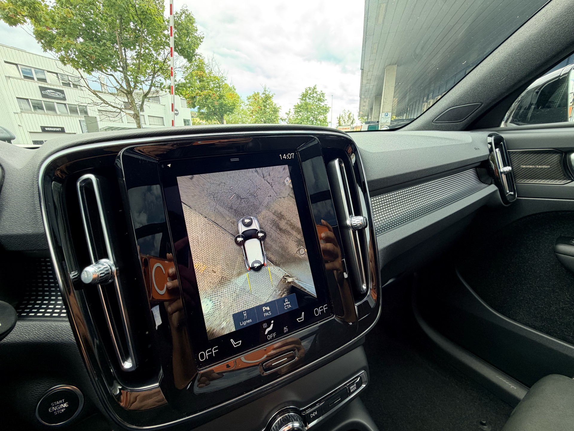 VOLVO XC40 T3 R-Design Geartronic-image-15