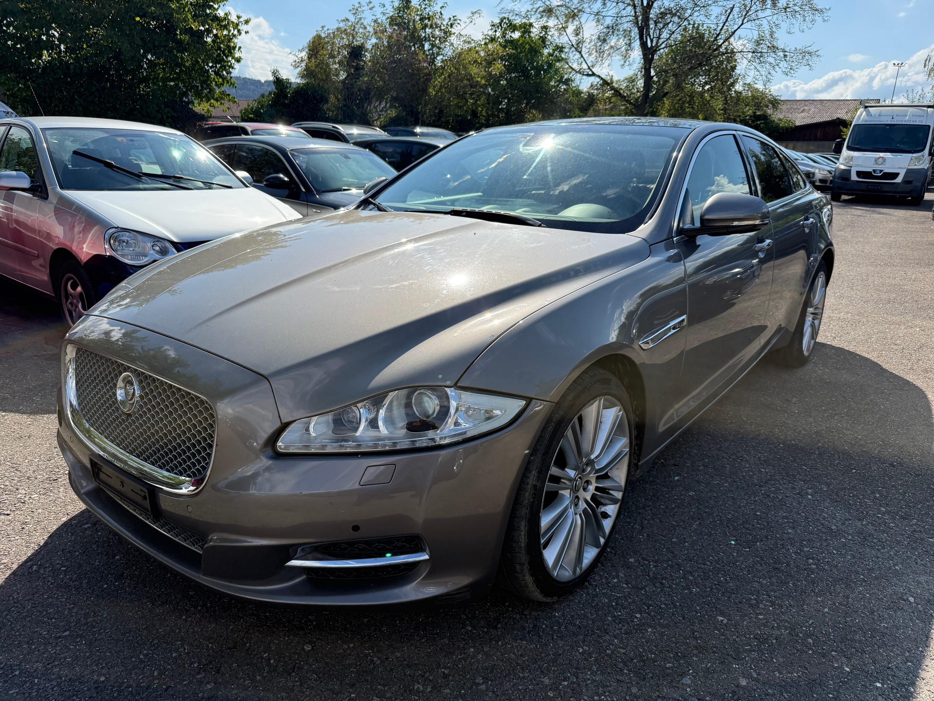 JAGUAR XJ-image-2