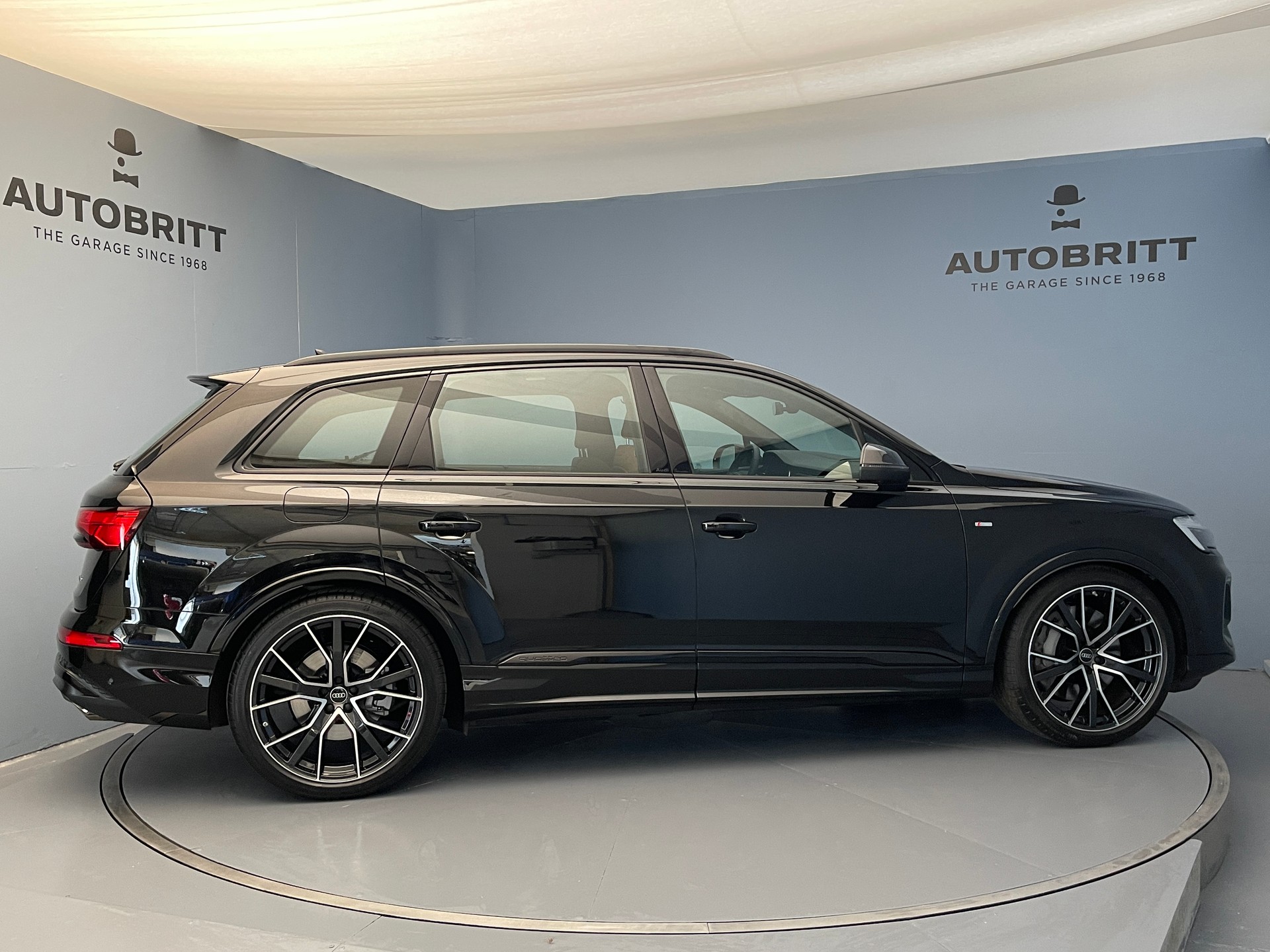 AUDI Q7 SUV 3.0 TFSI e S Line quattro 290 T-Tronic-showroom-element-2