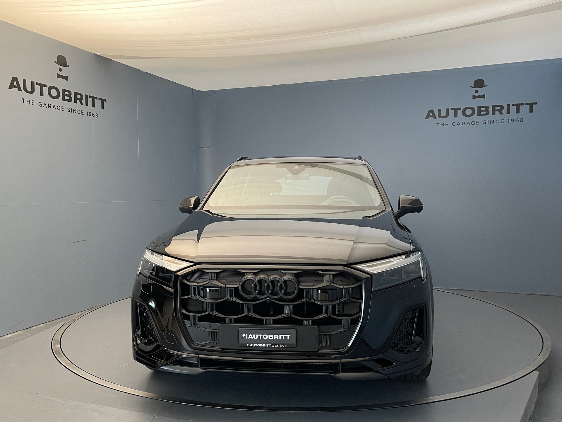 AUDI Q7 SUV 3.0 TFSI e S Line quattro 290 T-Tronic-showroom-element-1