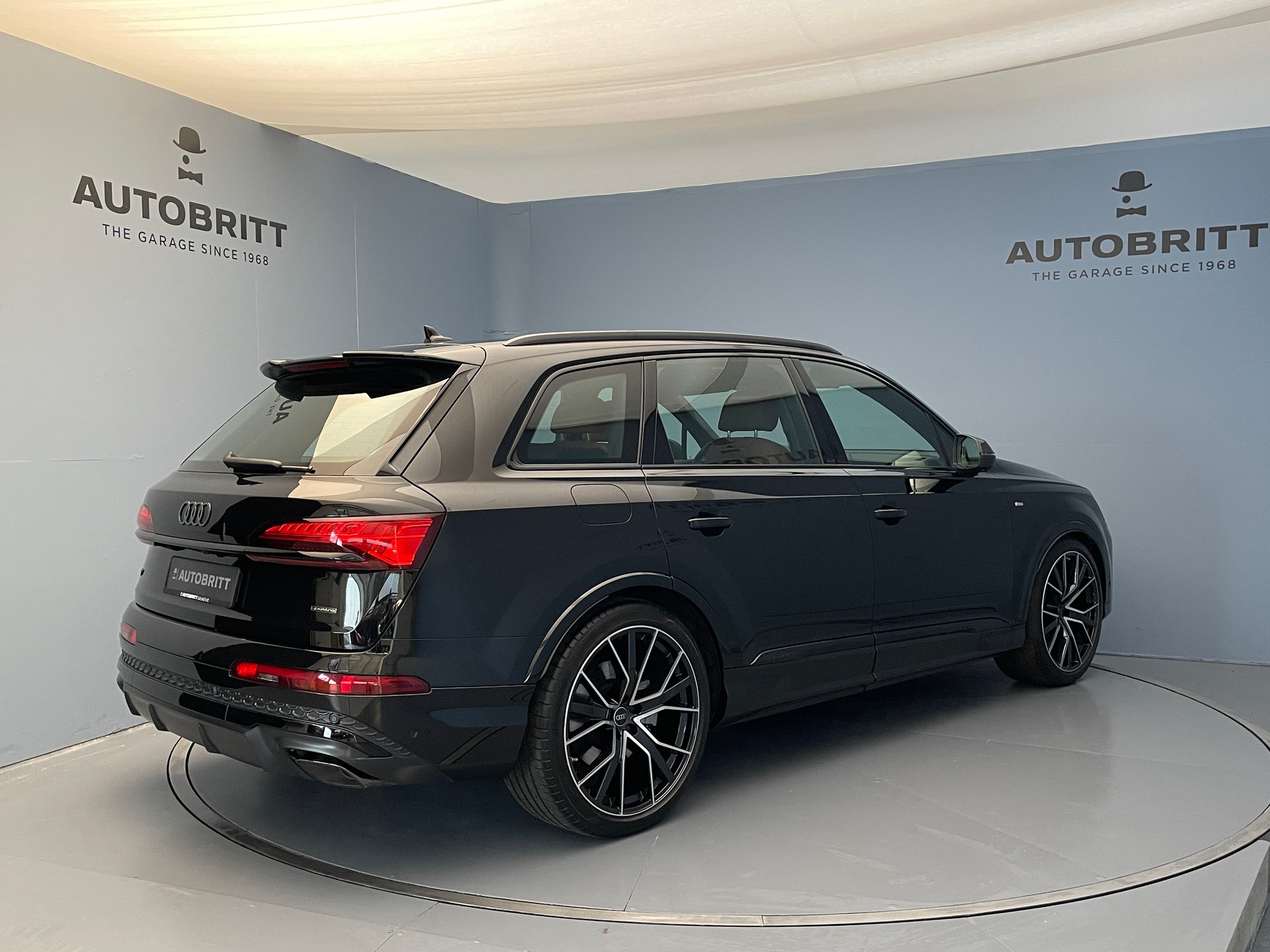 AUDI Q7 SUV 3.0 TFSI e S Line quattro 290 T-Tronic-showroom-element-3
