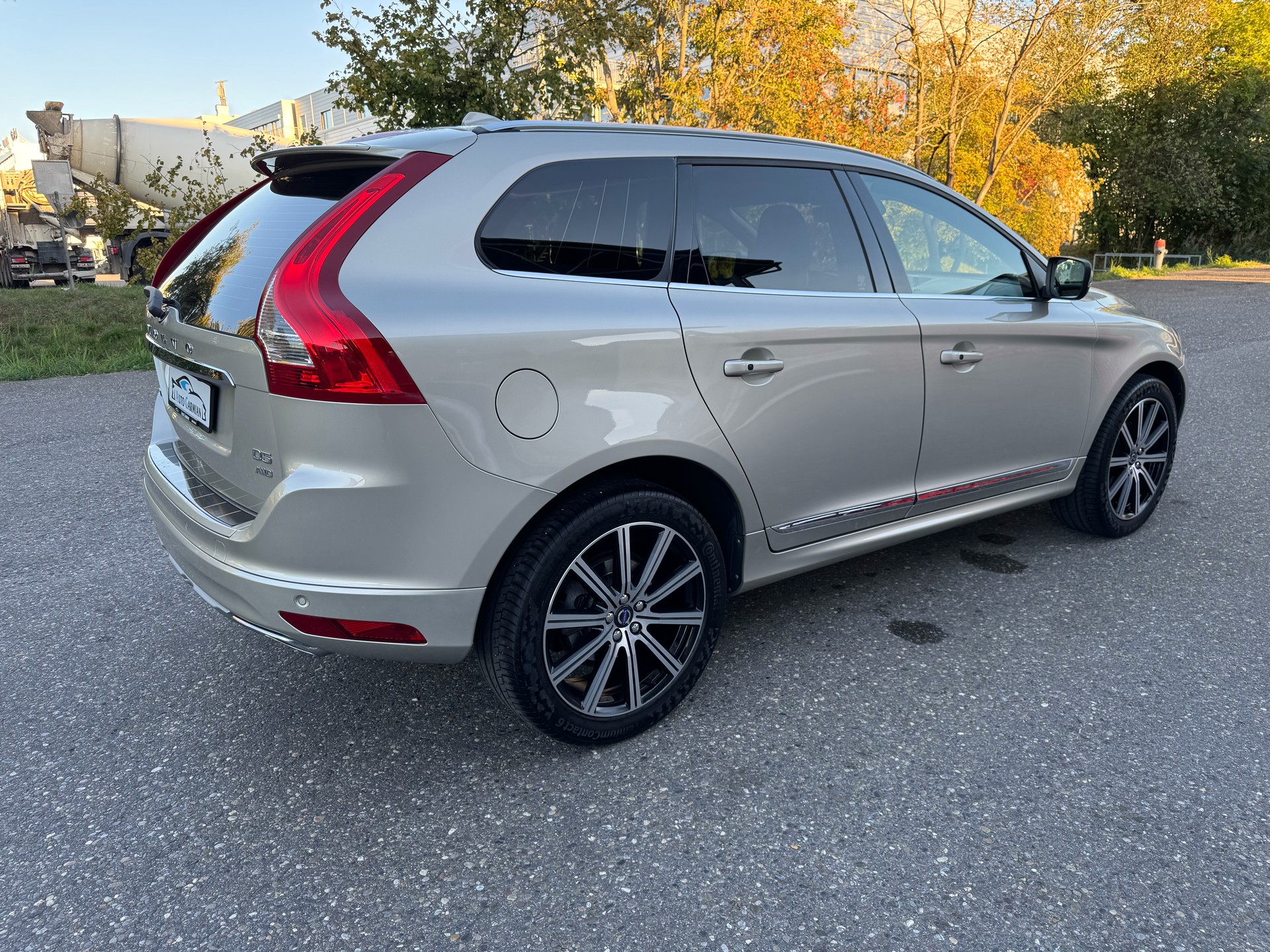 VOLVO XC60 2.4 D5 Executive Plus AWD S/S-image-5