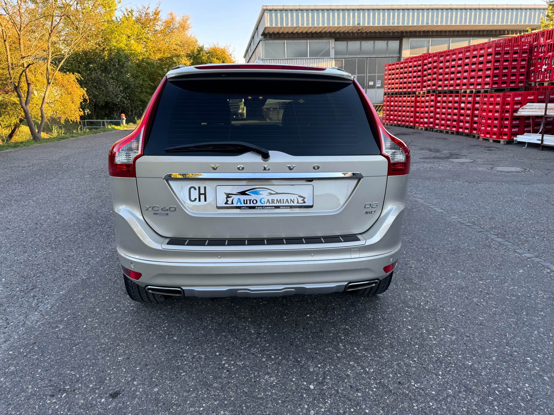 VOLVO XC60 2.4 D5 Executive Plus AWD S/S-showroom-element-3