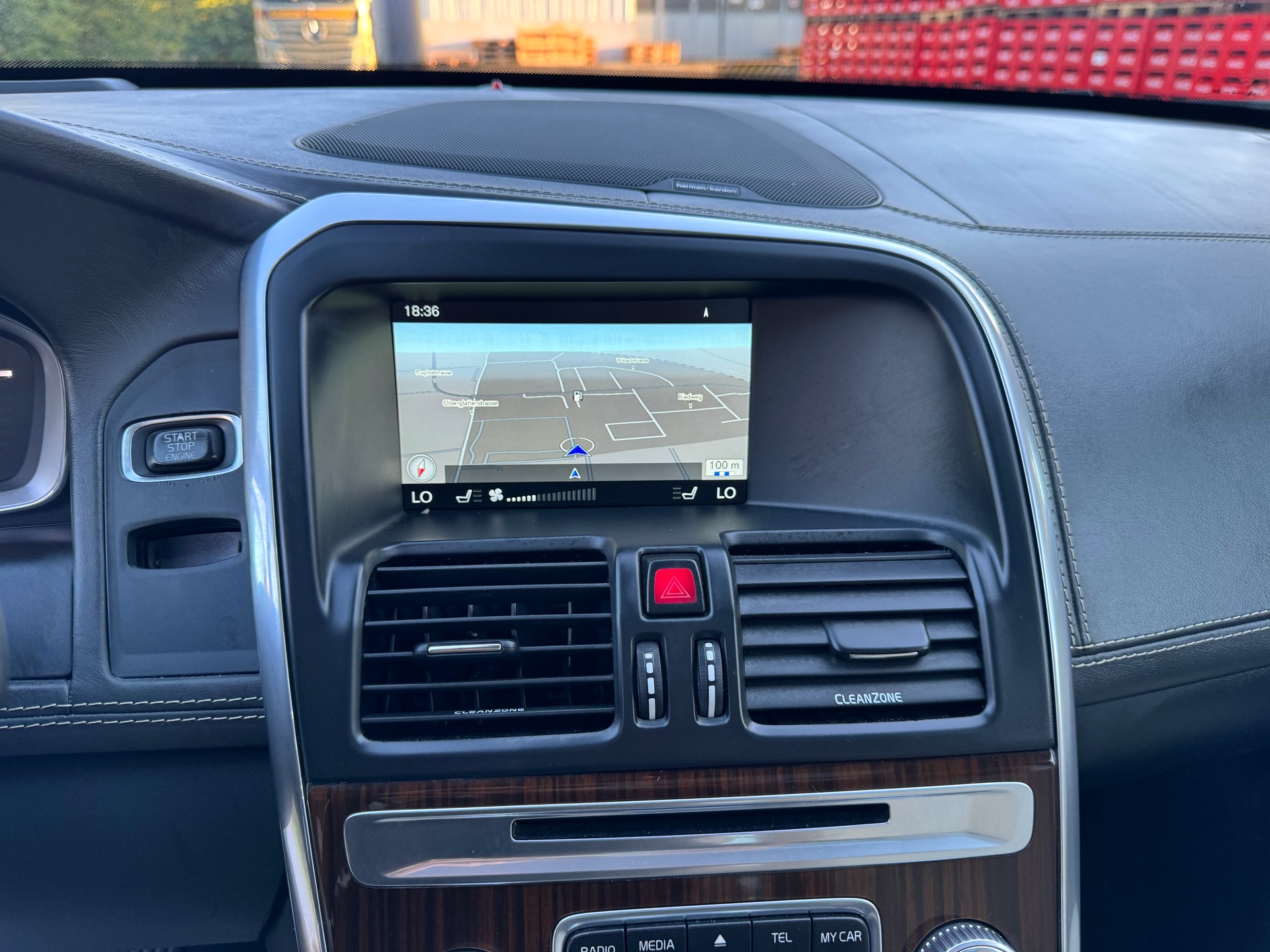 VOLVO XC60 2.4 D5 Executive Plus AWD S/S-image-26