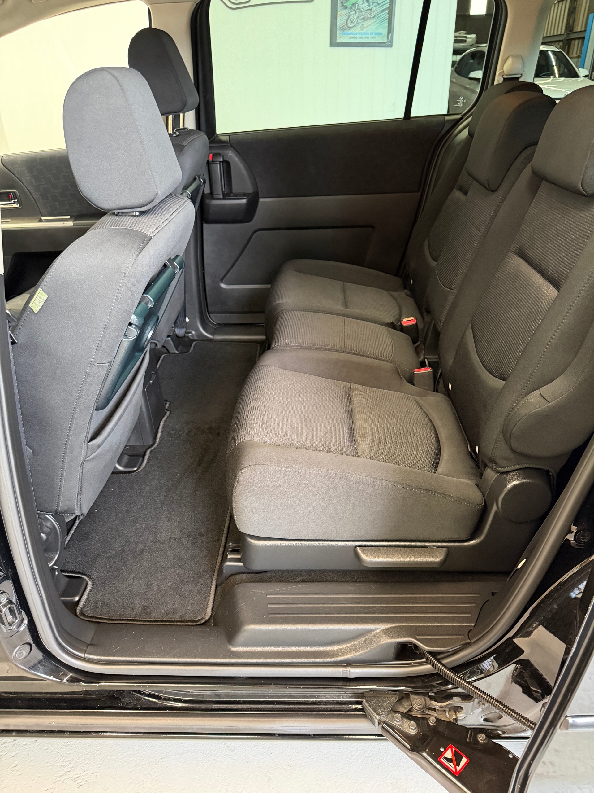 MAZDA 5 2.0 16V Automatic - 7 Plätze - Carplay Navi-image-12