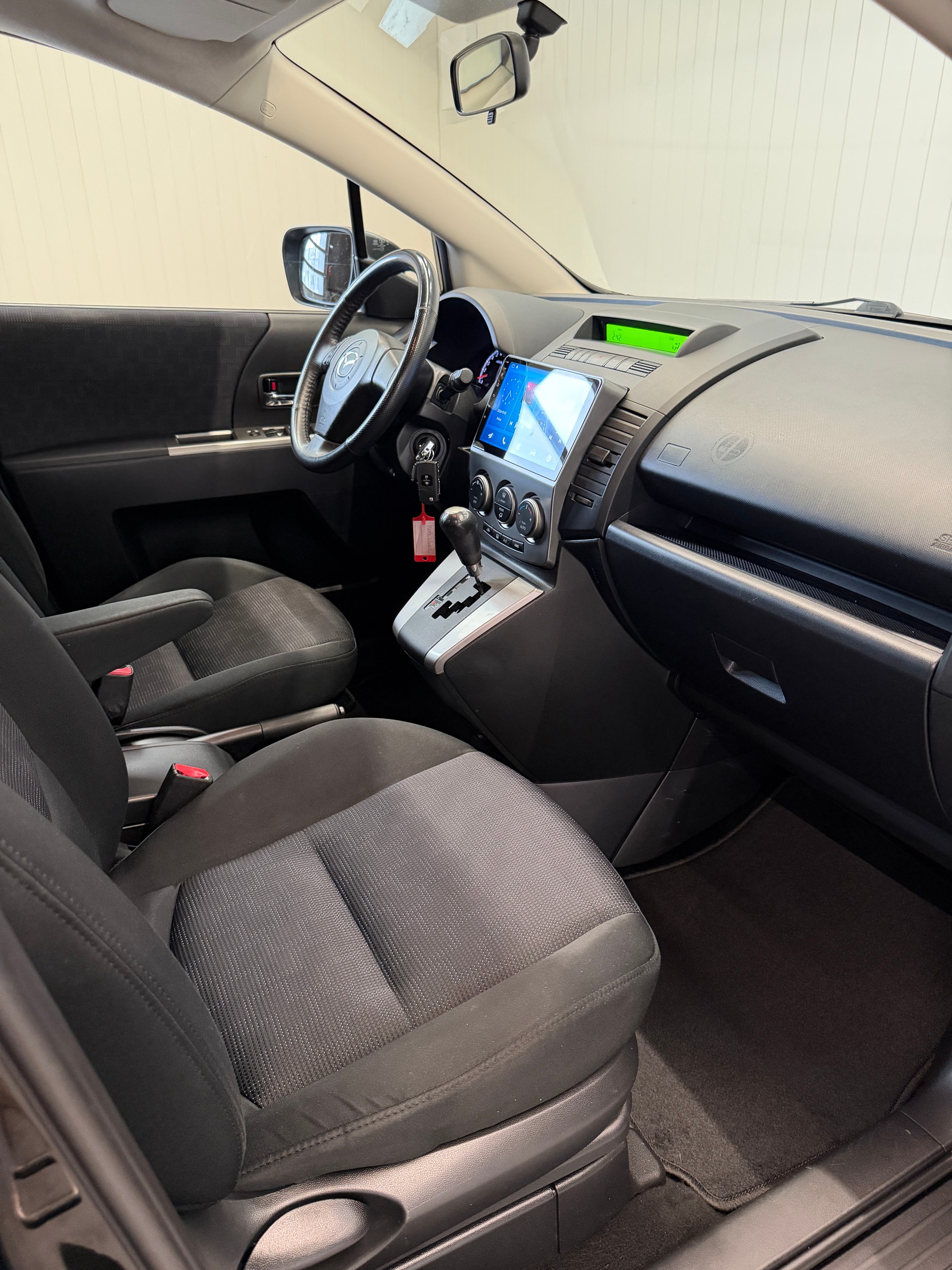 MAZDA 5 2.0 16V Automatic - 7 Plätze - Carplay Navi-image-10