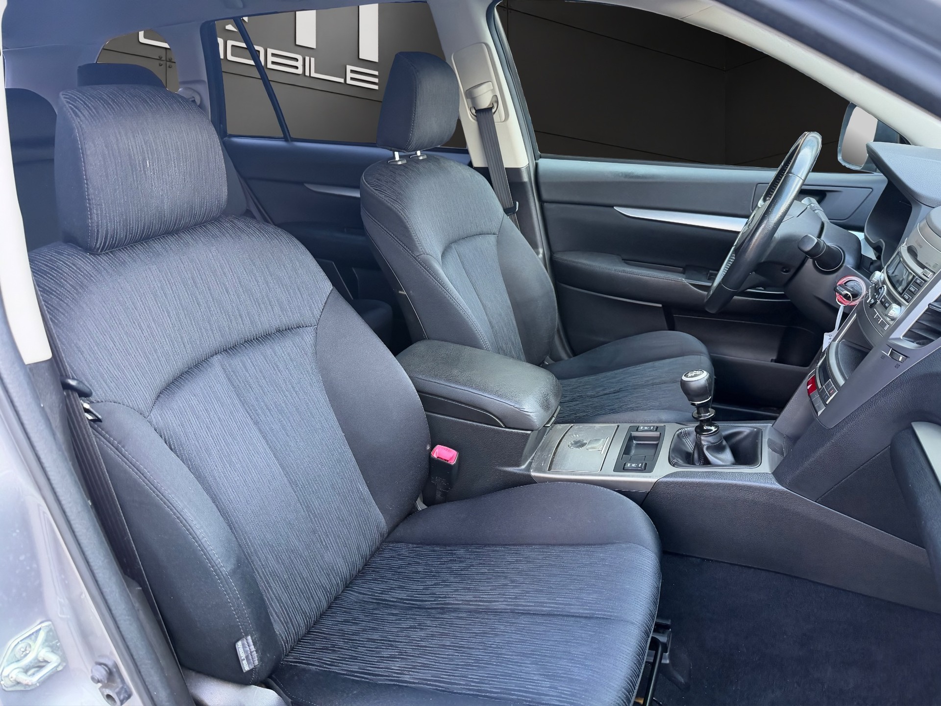 SUBARU Legacy 2.0i Limited AWD-image-14