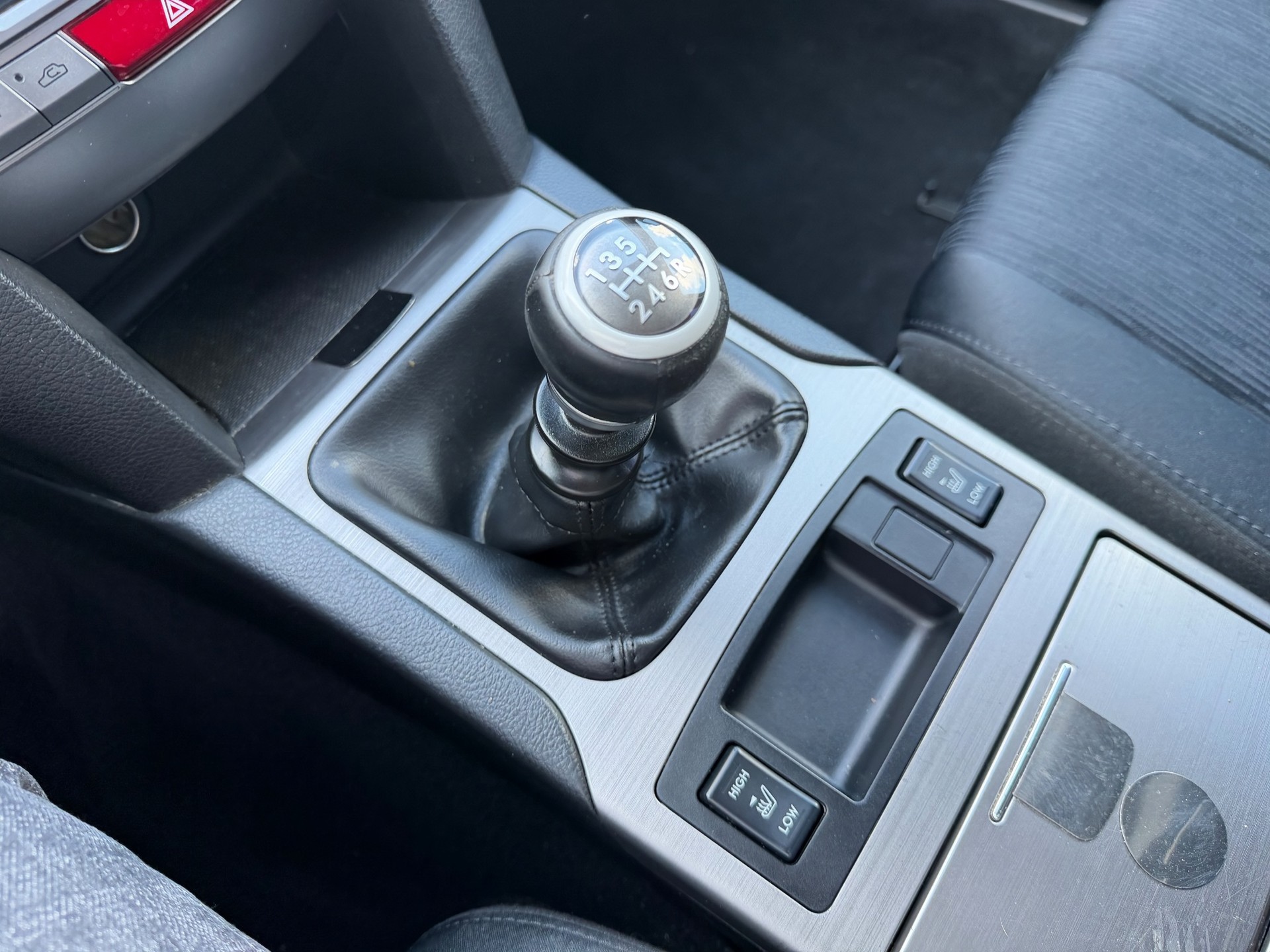 SUBARU Legacy 2.0i Limited AWD-image-21