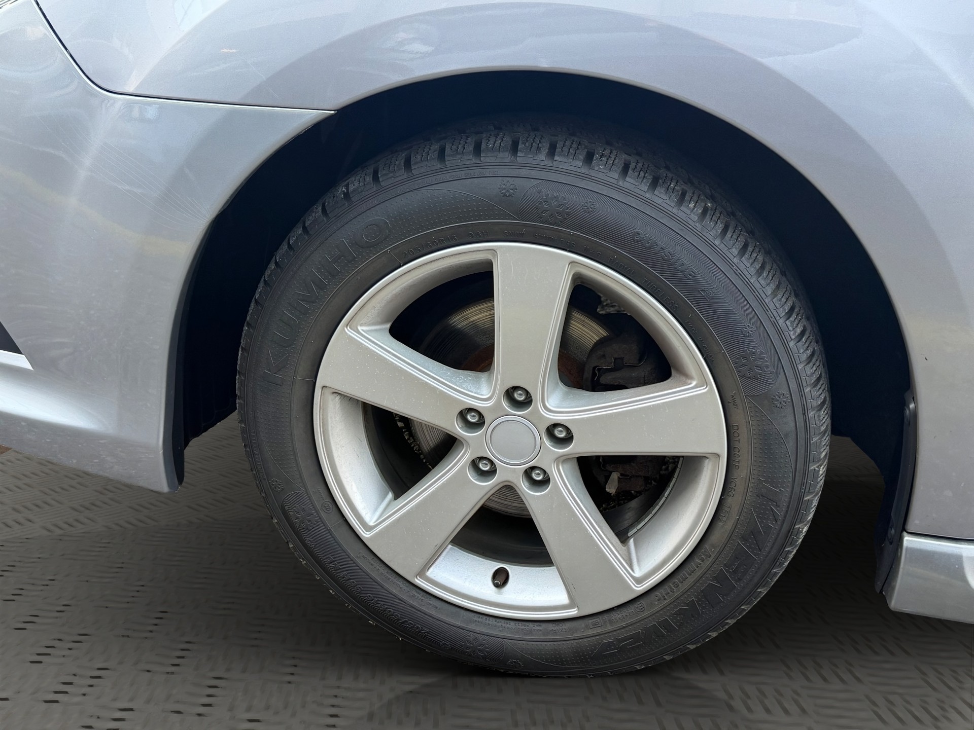 SUBARU Legacy 2.0i Limited AWD-image-22