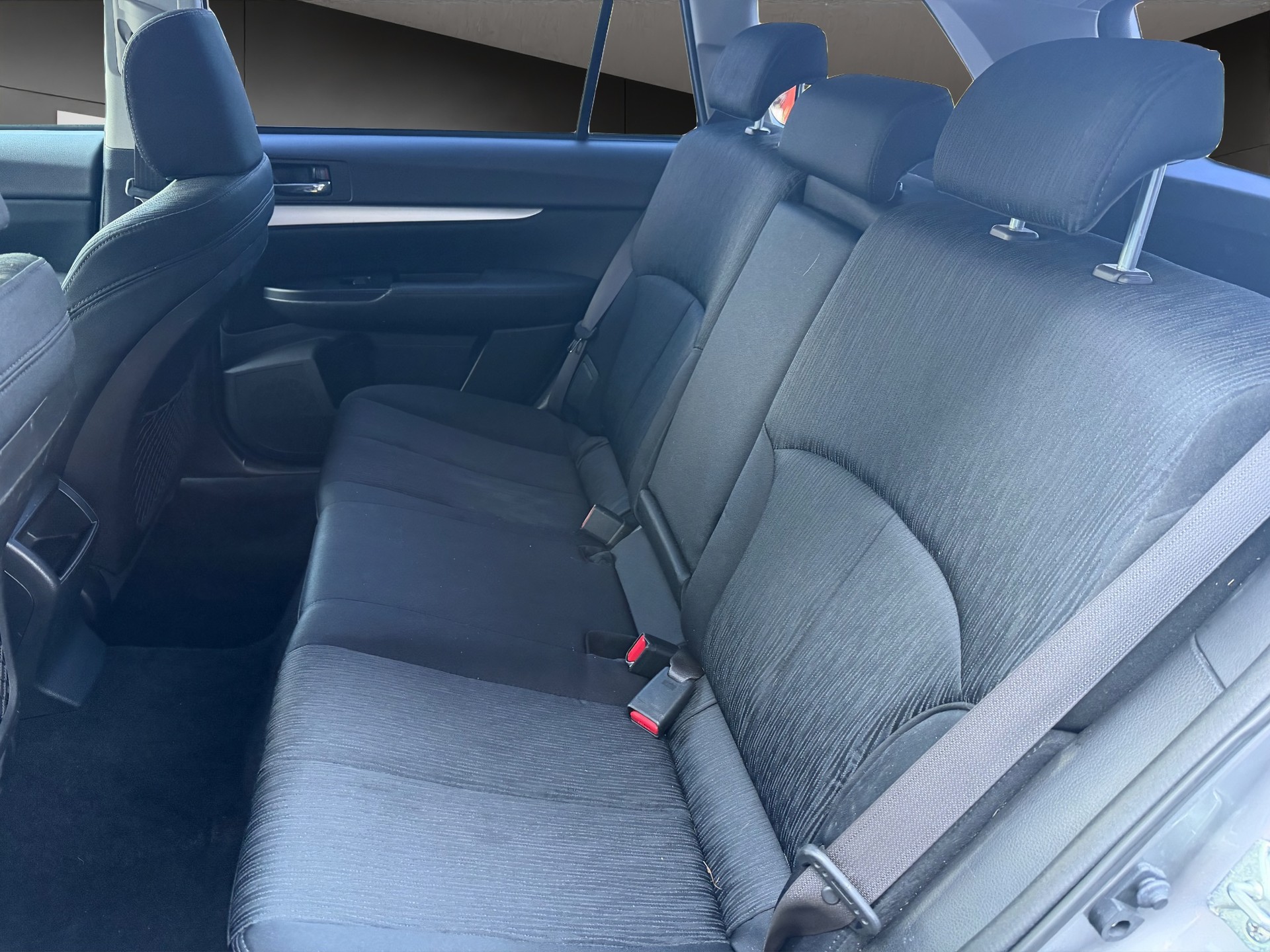 SUBARU Legacy 2.0i Limited AWD-image-10