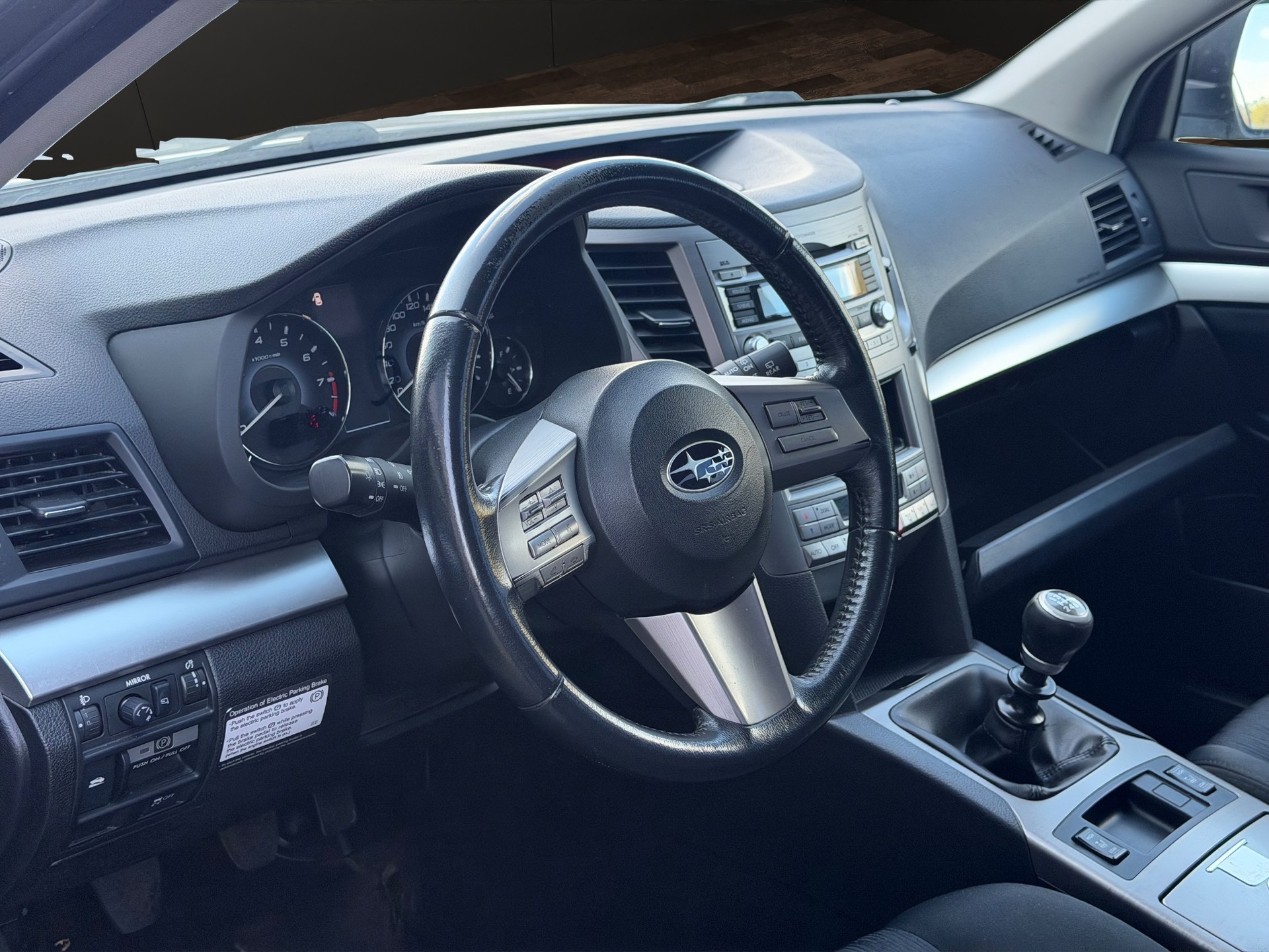 SUBARU Legacy 2.0i Limited AWD-image-8