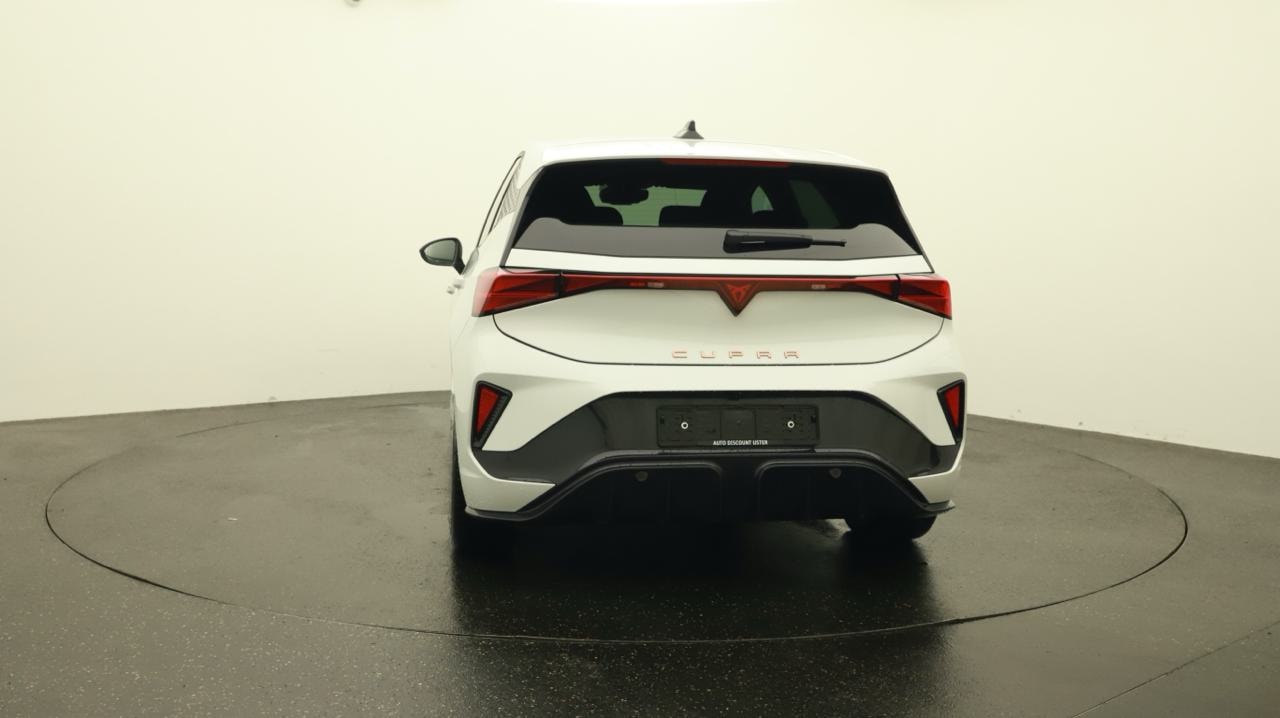 CUPRA Born 79 kWh-showroom-element-3