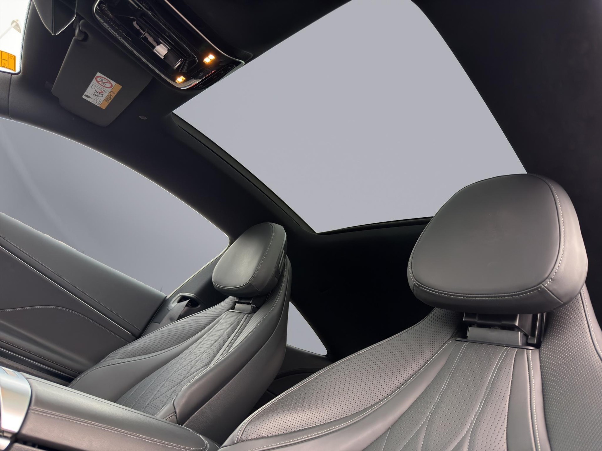 MERCEDES-BENZ CLE 300 AMG Line 4matic Coupé-image-10