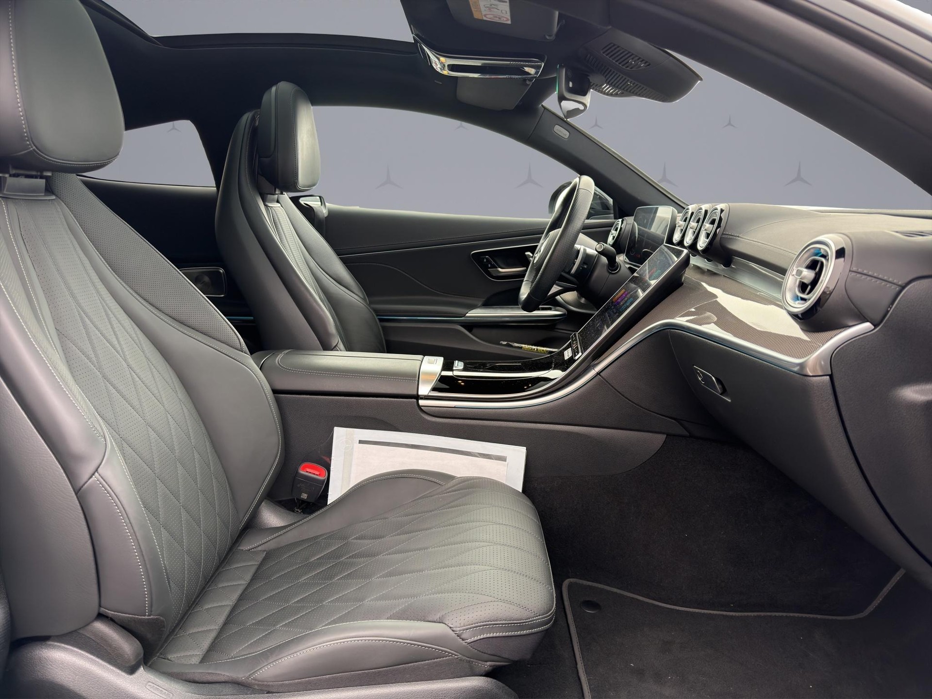 MERCEDES-BENZ CLE 300 AMG Line 4matic Coupé-image-13