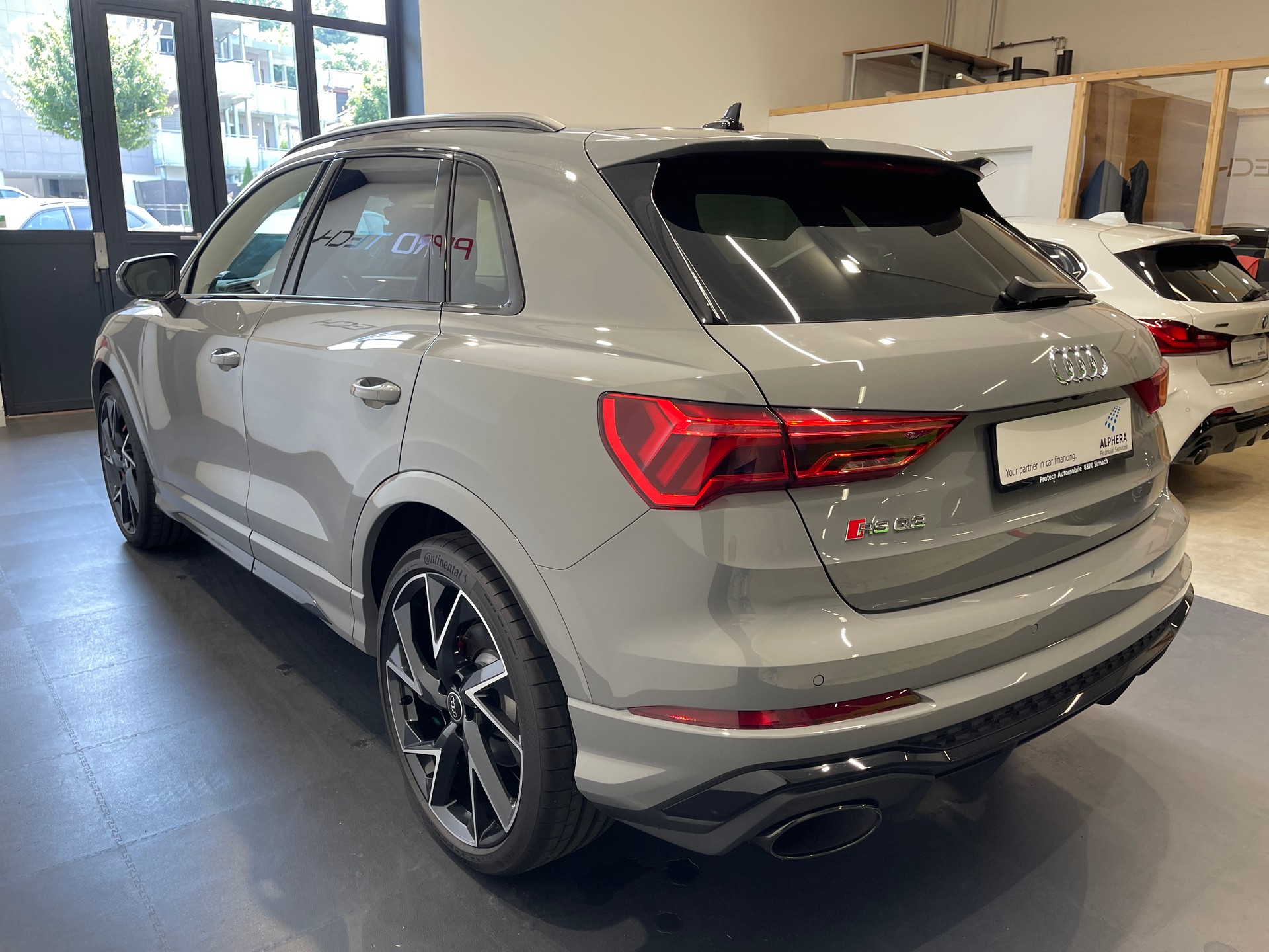 AUDI RS Q3 2.5 TFSI quattro S tronic *NARDO*-image-6