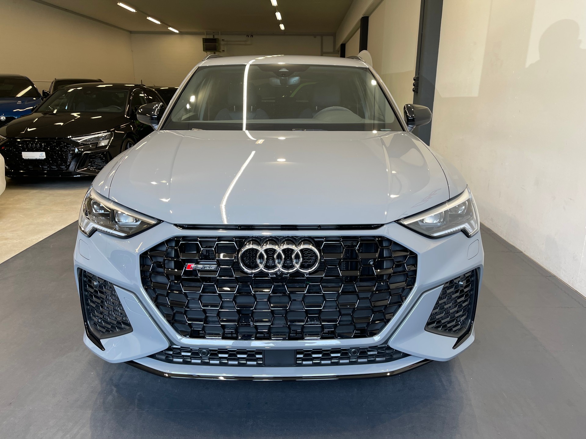 AUDI RS Q3 2.5 TFSI quattro S tronic *NARDO*-showroom-element-1