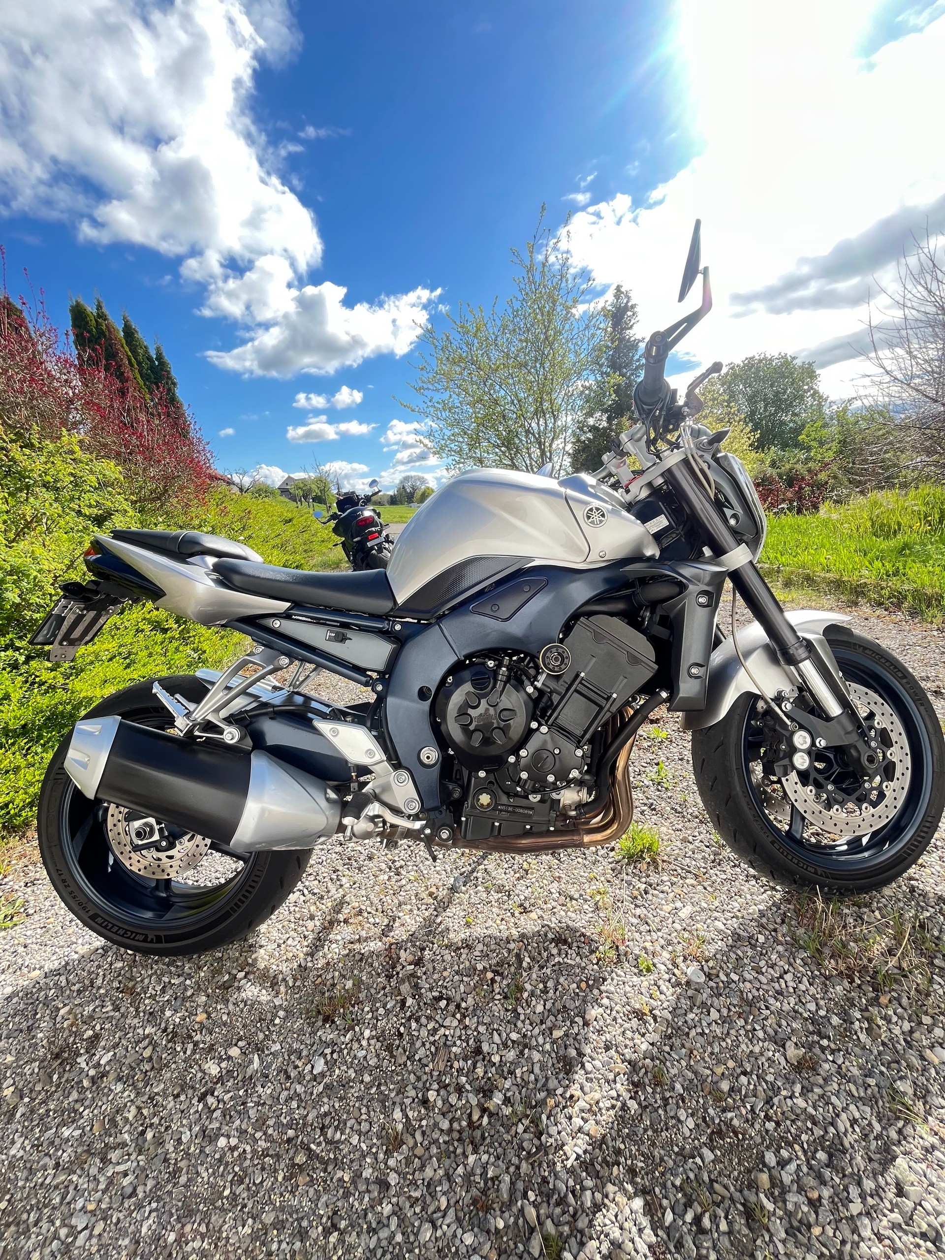 YAMAHA FZ1