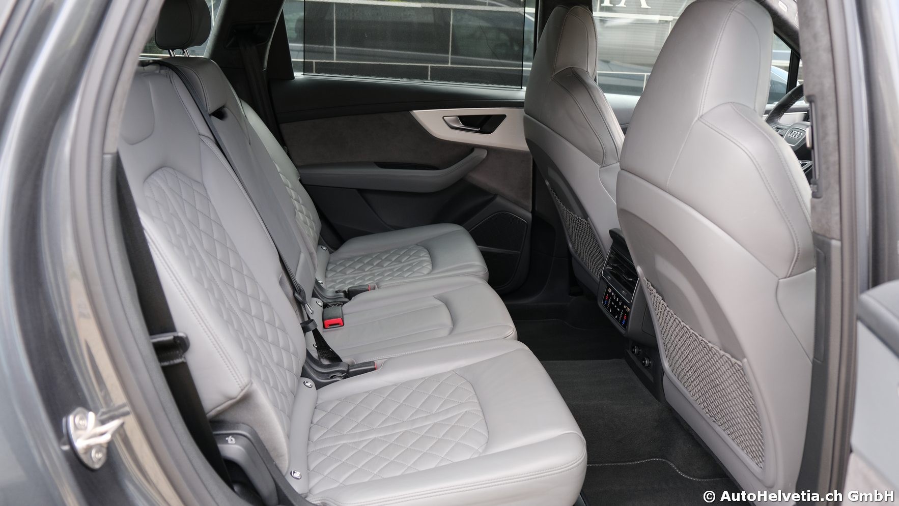 AUDI SQ7 TFSI quattro tiptronic-image-14