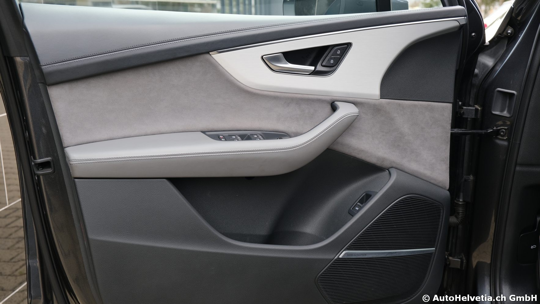 AUDI SQ7 TFSI quattro tiptronic-image-13