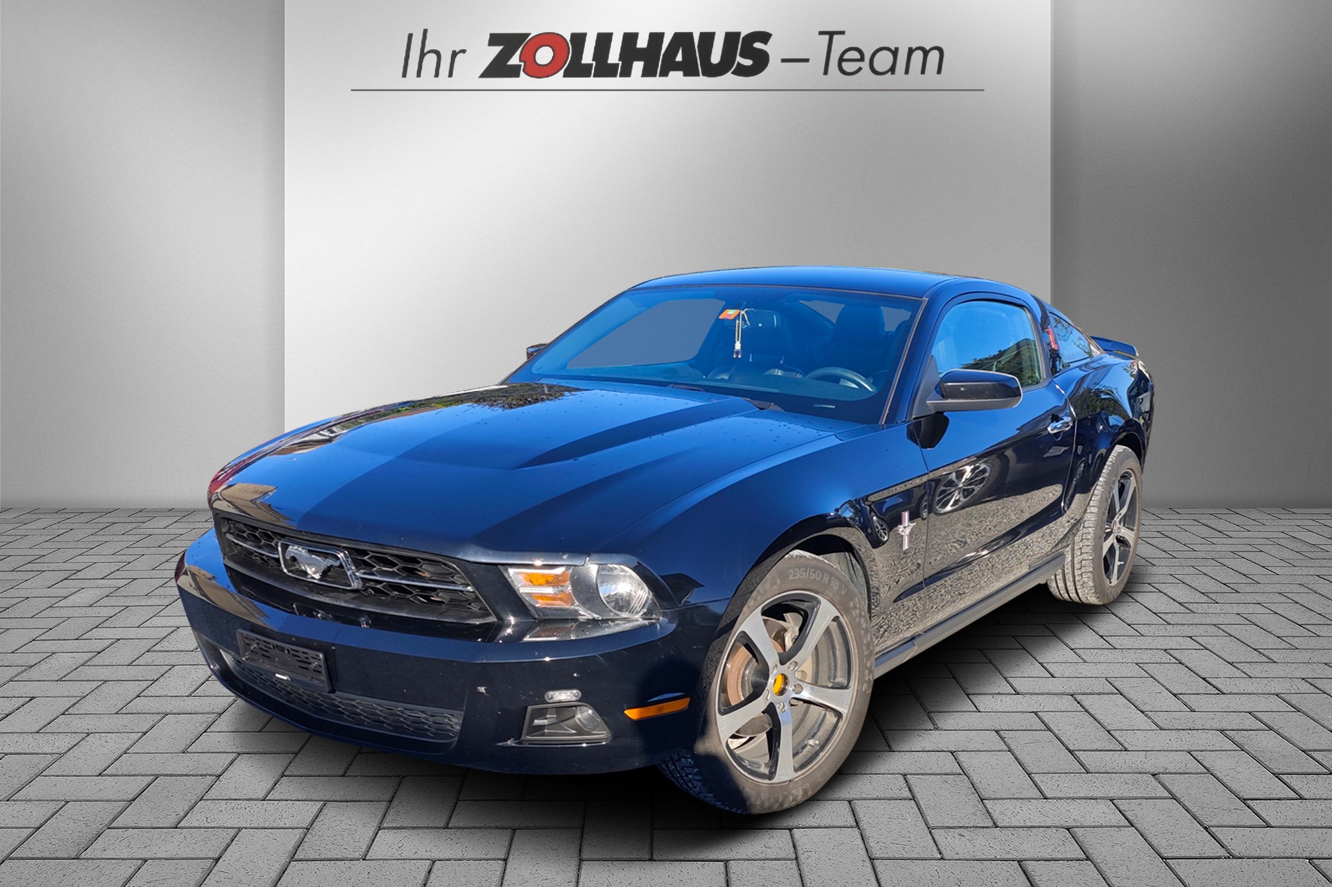 FORD MUSTANG