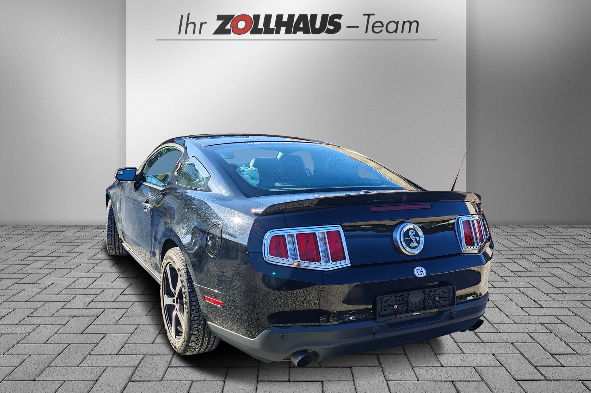 FORD MUSTANG-showroom-element-3