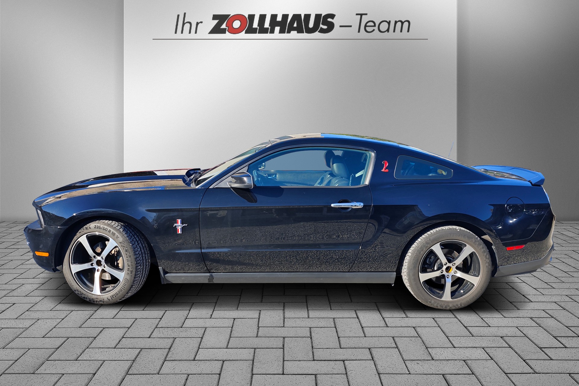 FORD MUSTANG-showroom-element-2