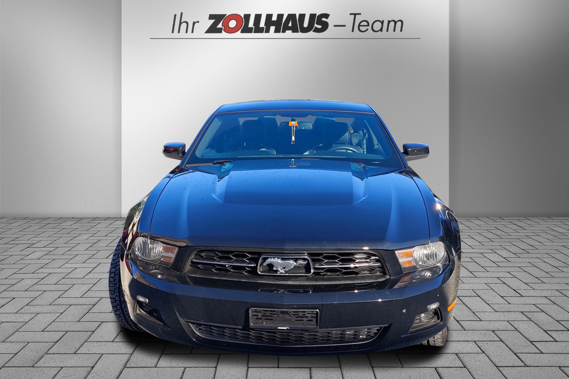 FORD MUSTANG-showroom-element-1