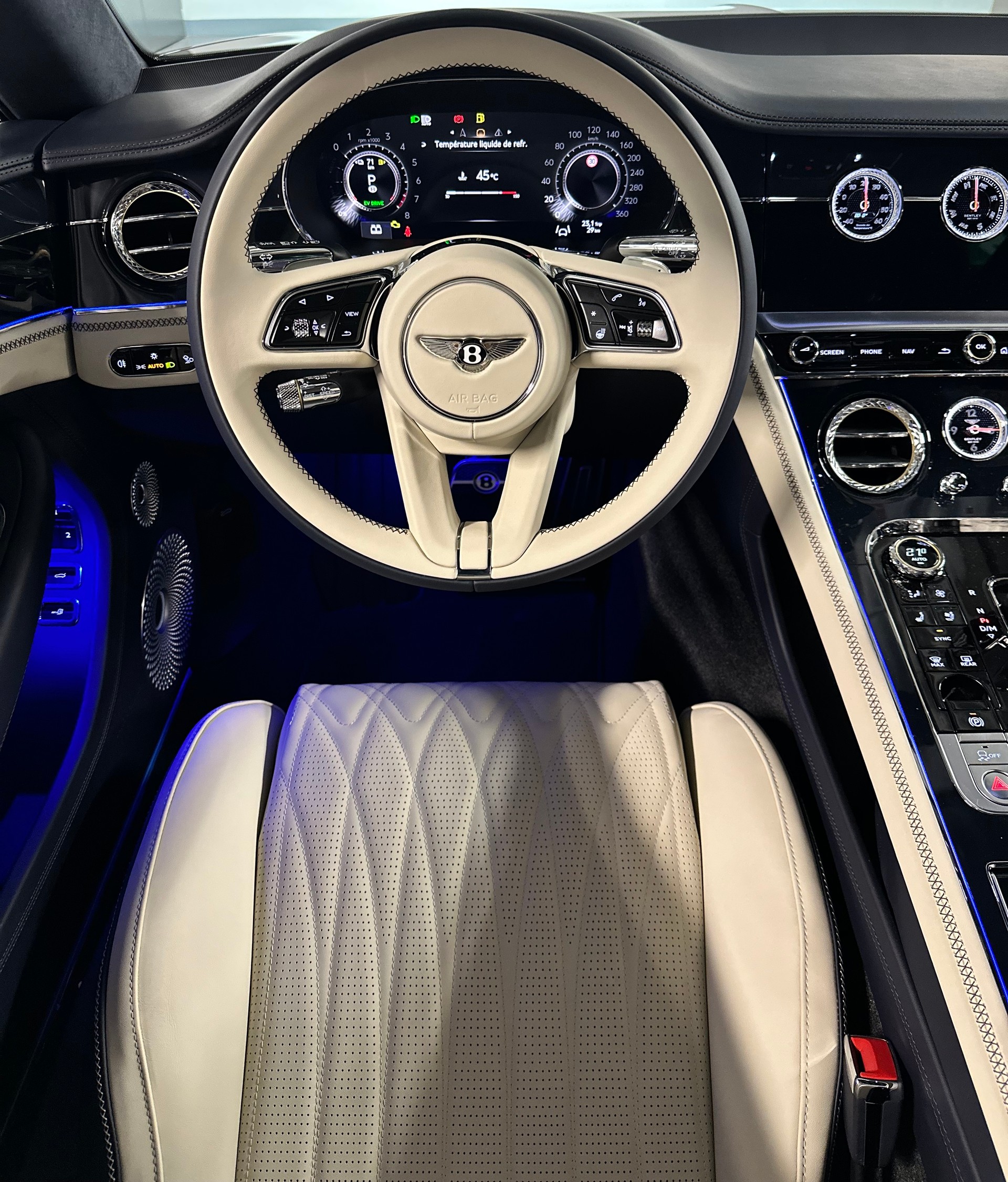 BENTLEY Continental GT Azure V8 Hybrid-image-13