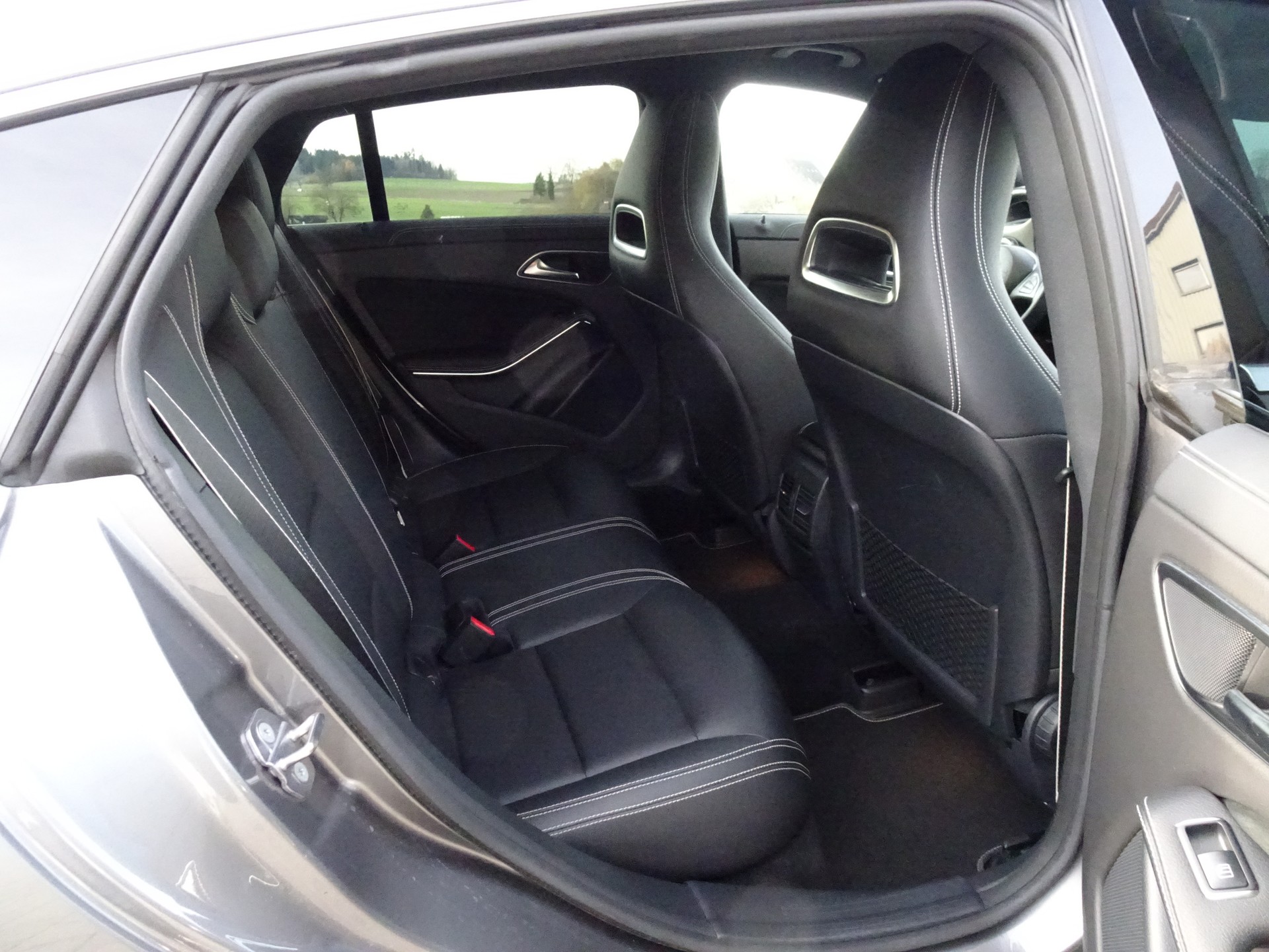 MERCEDES-BENZ CLA Shooting Brake 200 Urban 7G-DCT-image-8