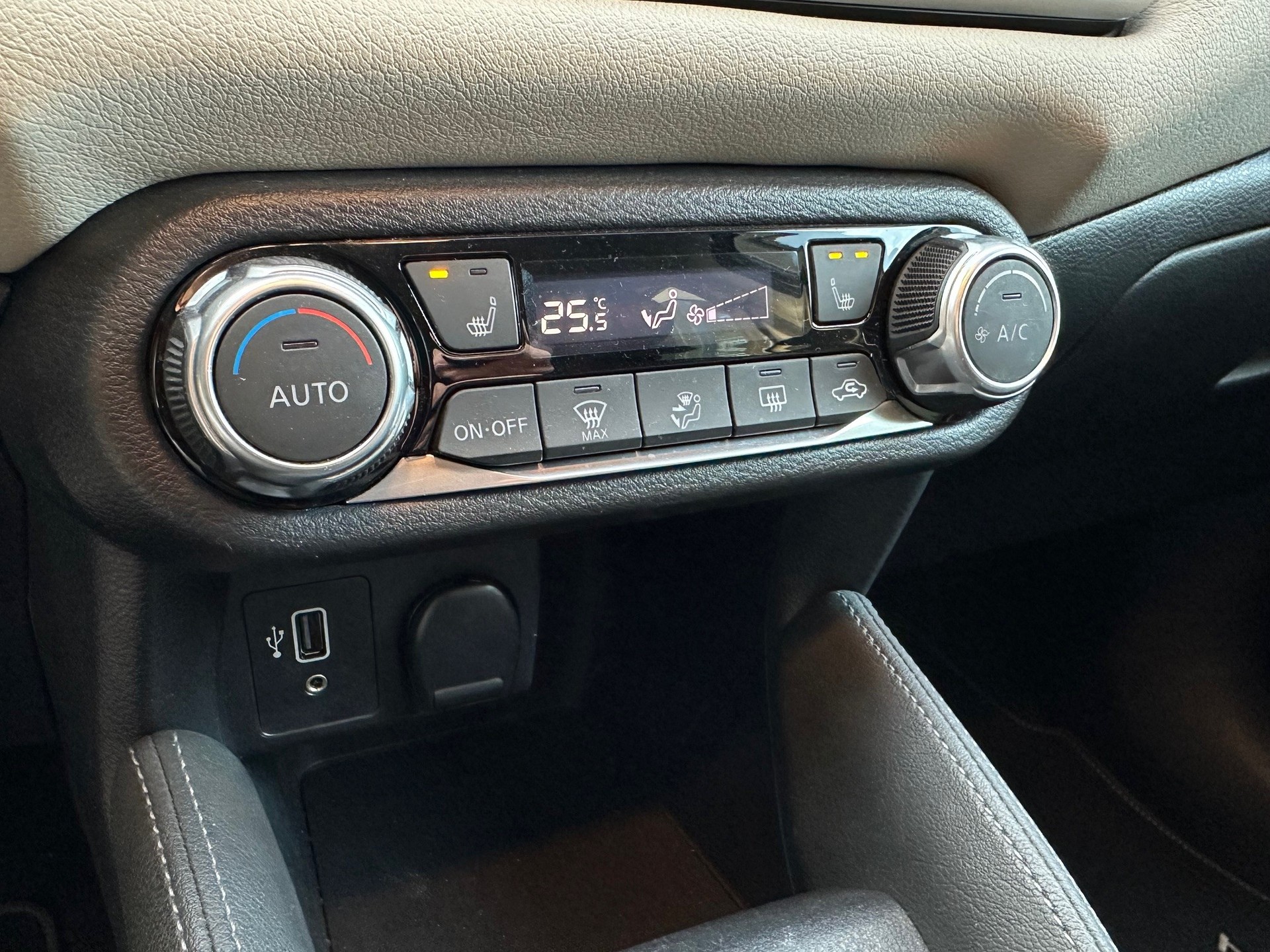 NISSAN Micra IG-T acenta-image-8