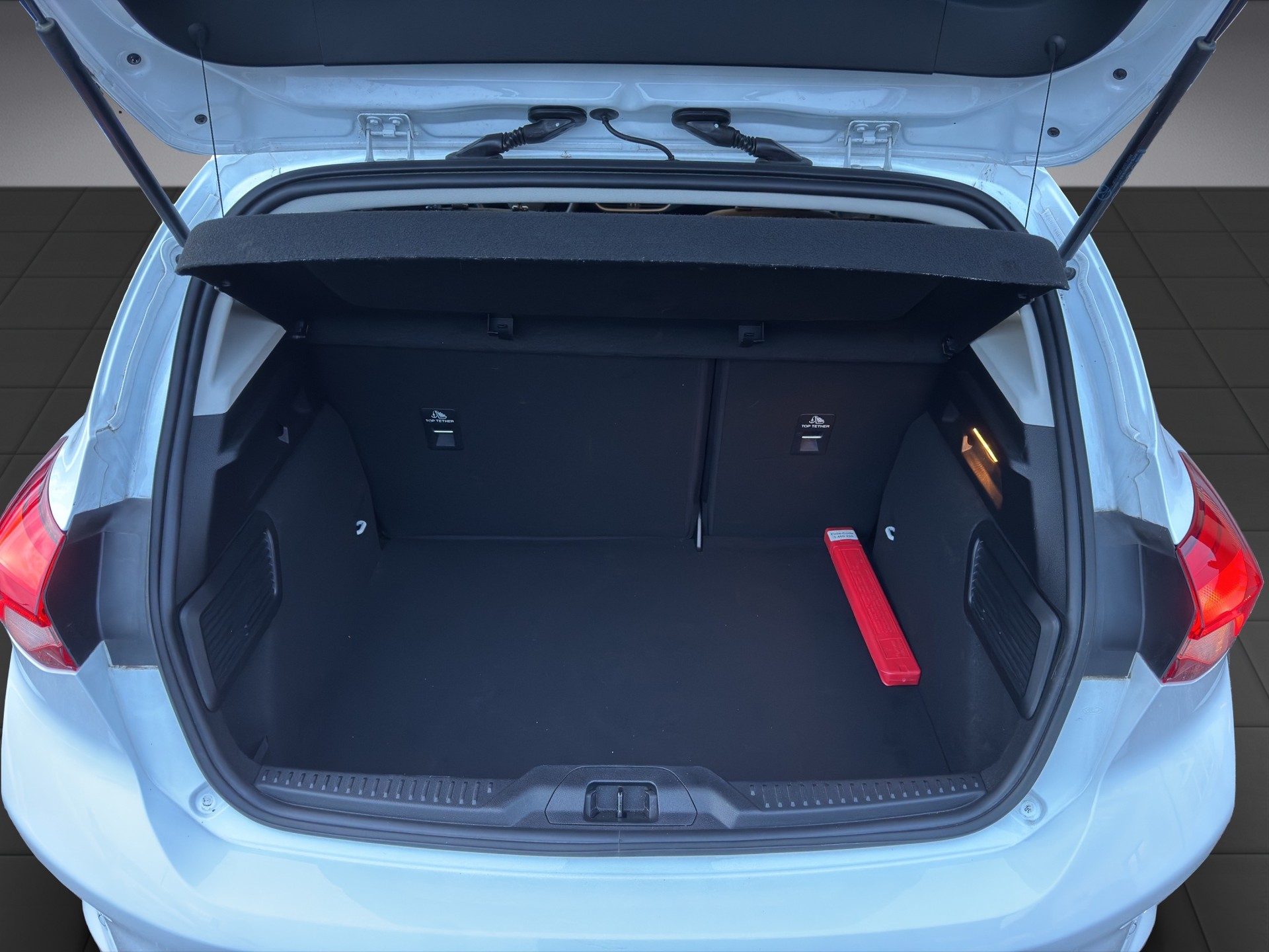 FORD Focus 1.0i EcoB Hybrid 125 Cool & Connect-image-6