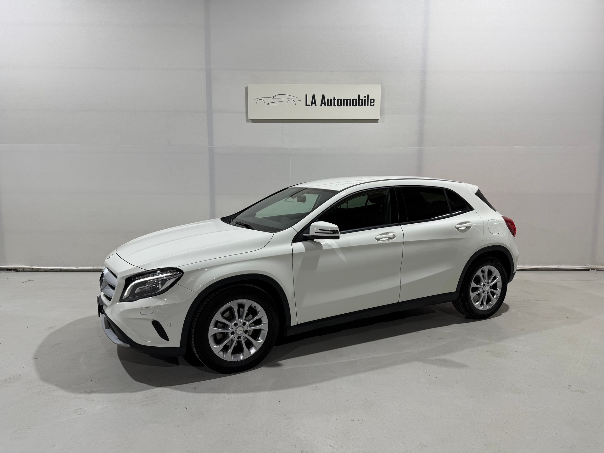 MERCEDES-BENZ GLA 200 7G-DCT-image-1