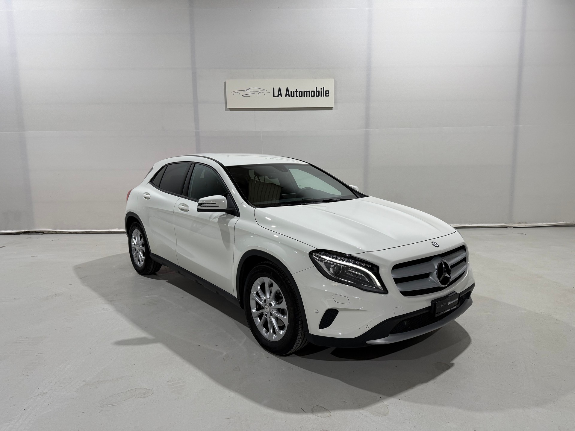 MERCEDES-BENZ GLA 200 7G-DCT-image-4