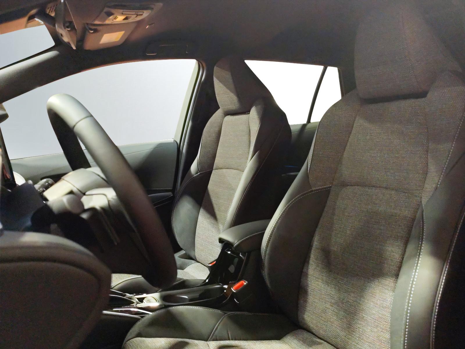 TOYOTA Corolla Touring Sports 2.0 HSD Swiss Edition-image-7
