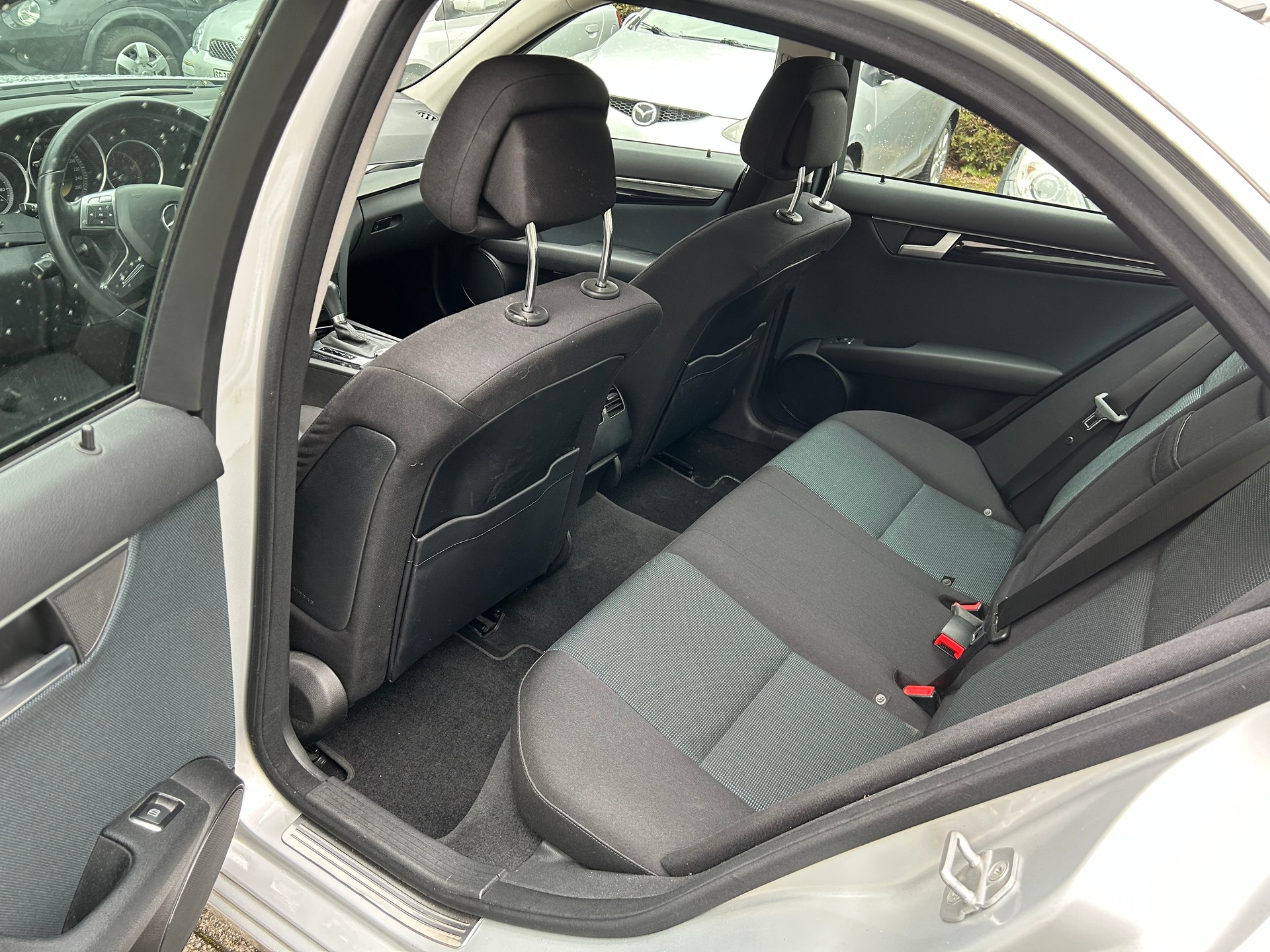 MERCEDES-BENZ C 200 Elégance 7G-Tronic-image-12