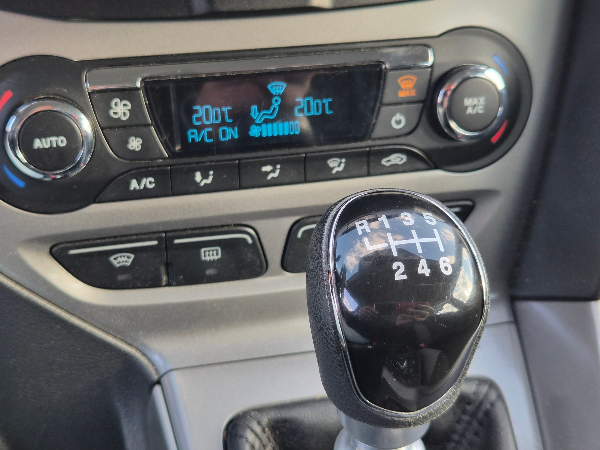 FORD Focus 1.0 SCTi Trend-image-12