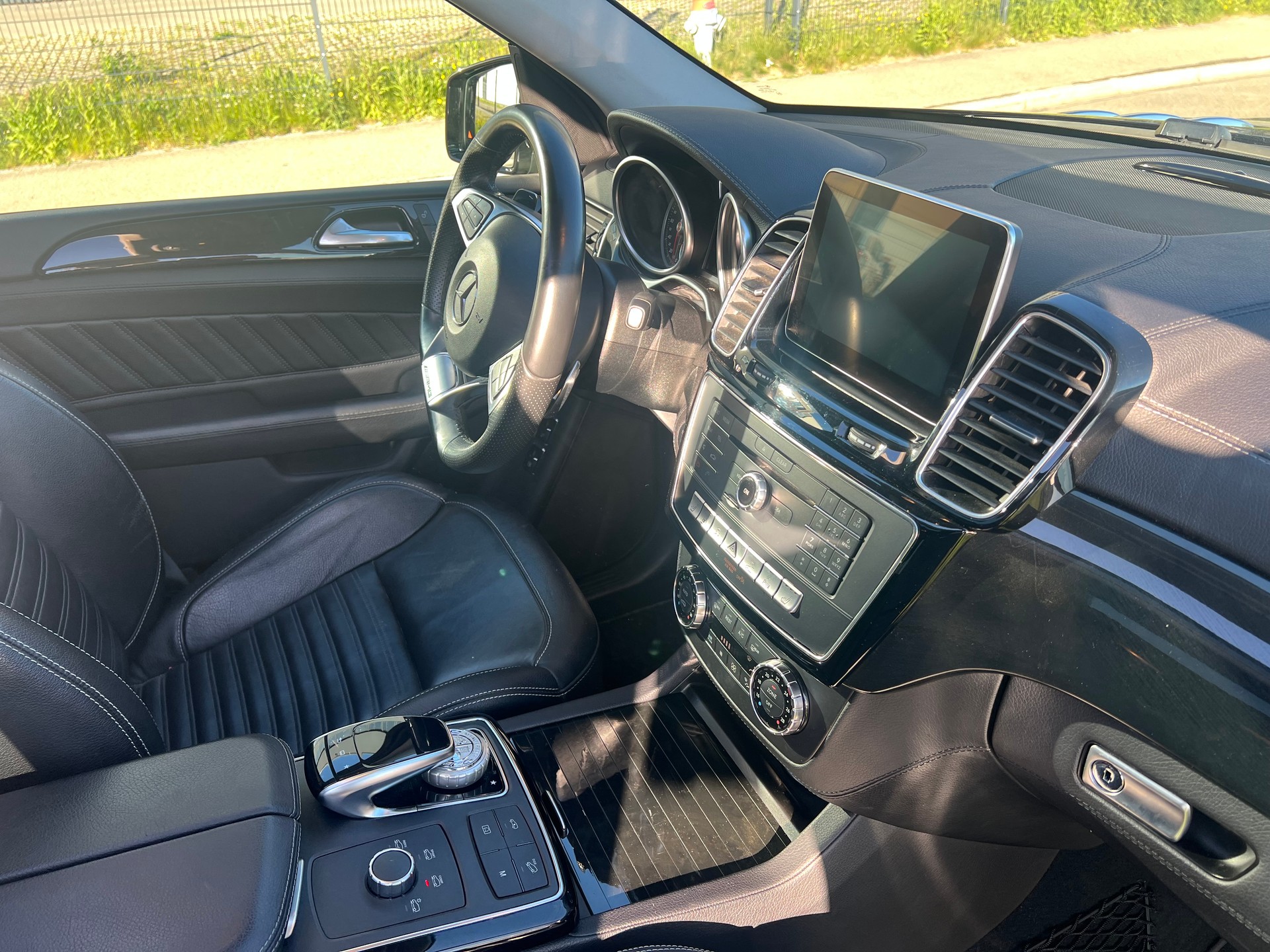 MERCEDES-BENZ GLE 500 e 4Matic 7G-Tronic -AMG Line-image-16