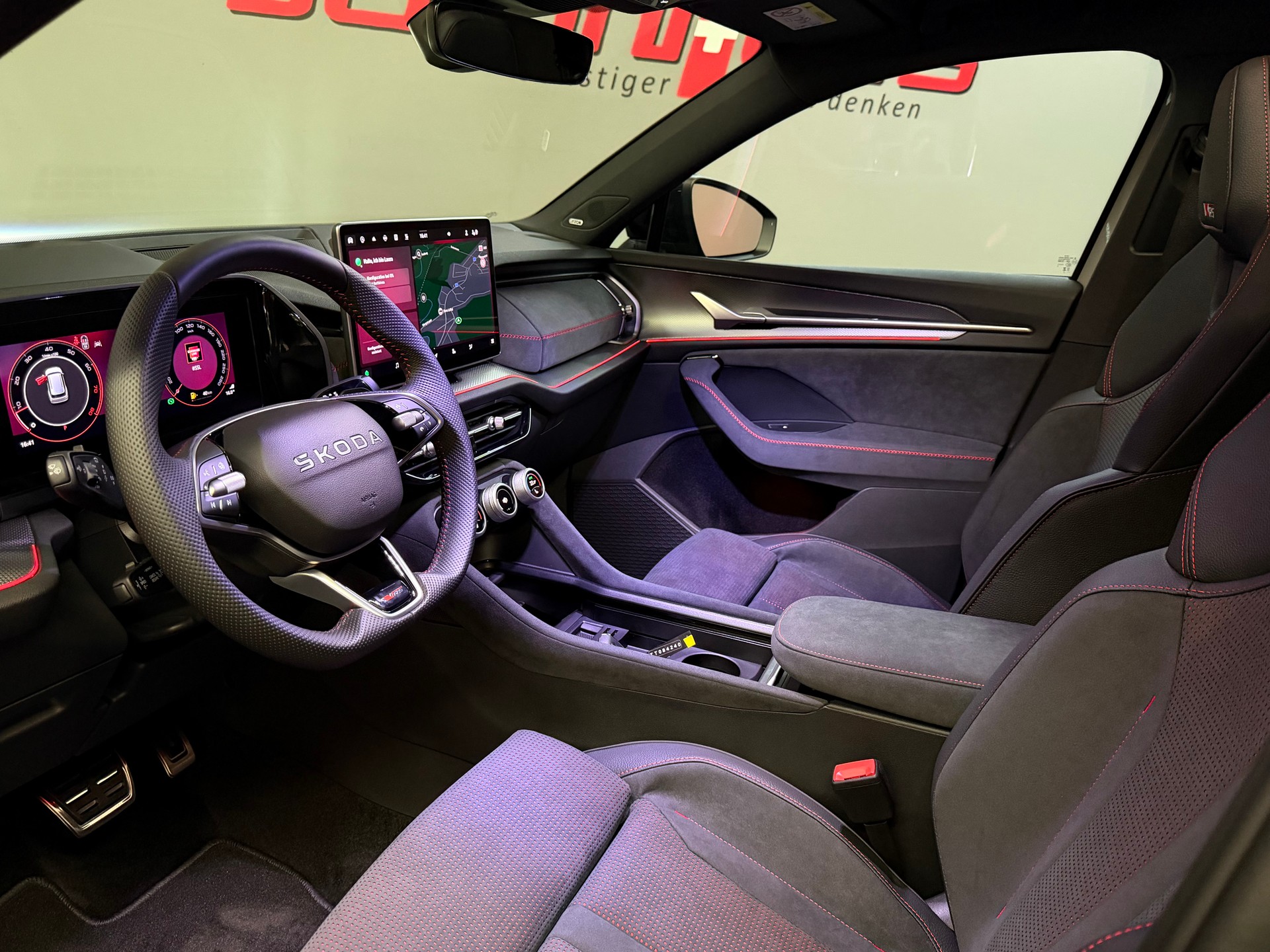 SKODA Kodiaq 2.0 TSI RS 4x4-image-13
