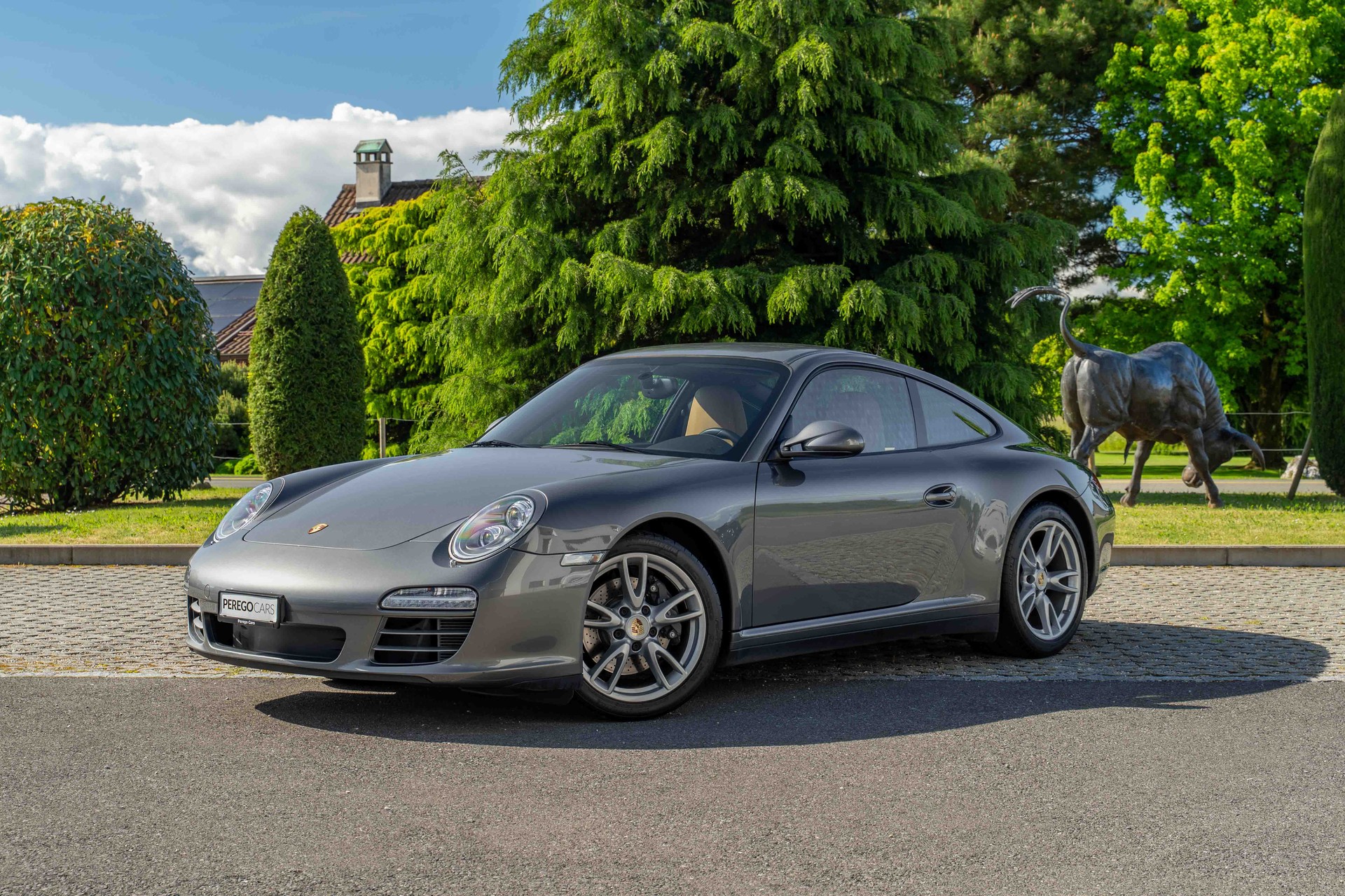 PORSCHE 911 Carrera 4
