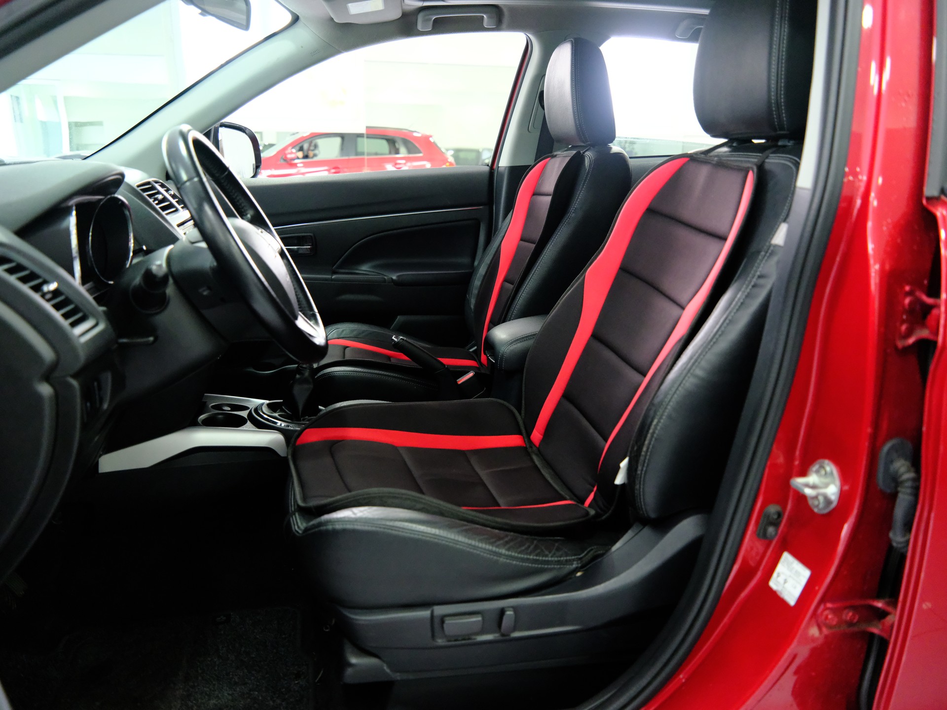 MITSUBISHI ASX 1.8 DID Invite 4WD-image-10