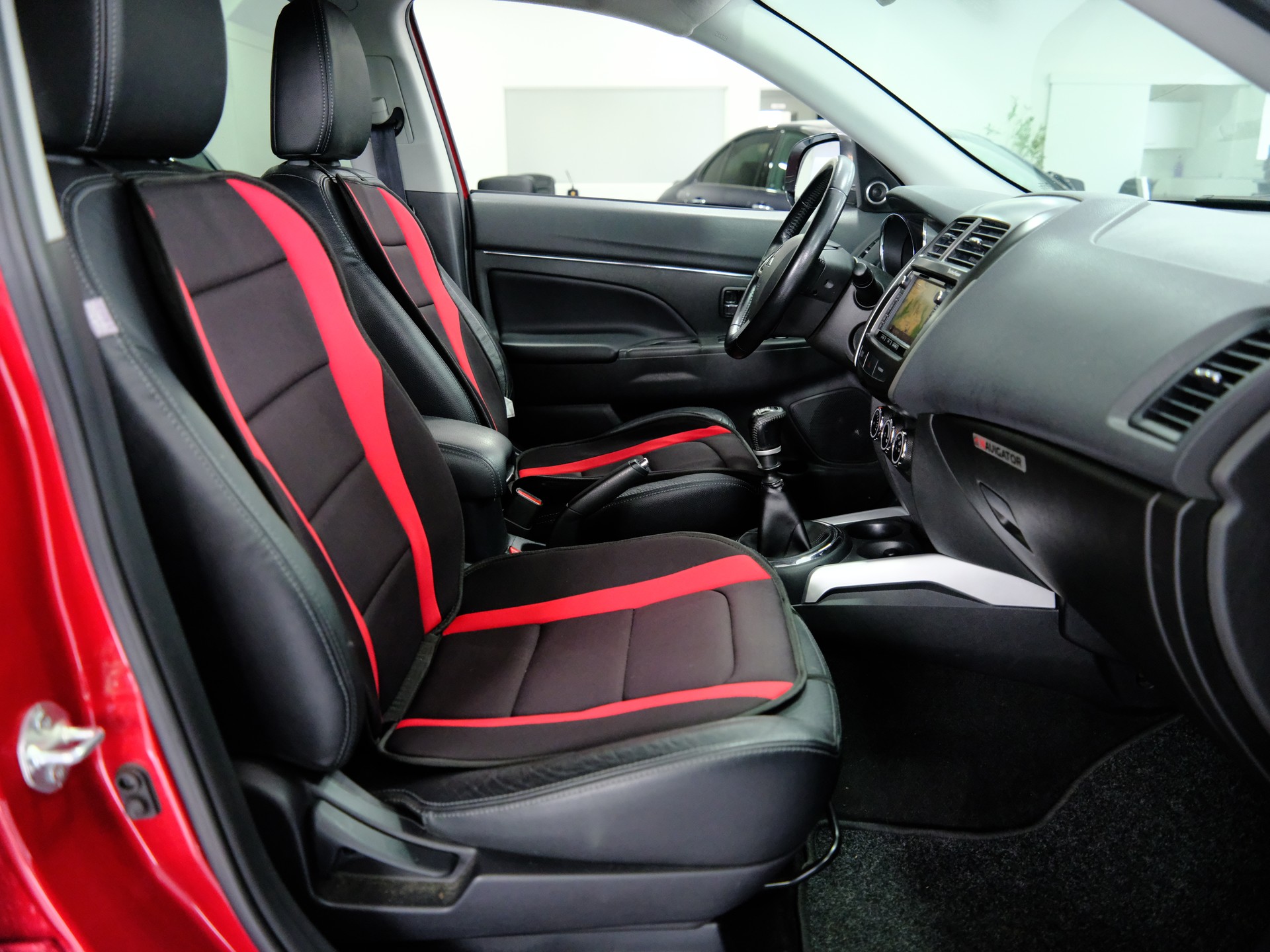 MITSUBISHI ASX 1.8 DID Invite 4WD-image-13