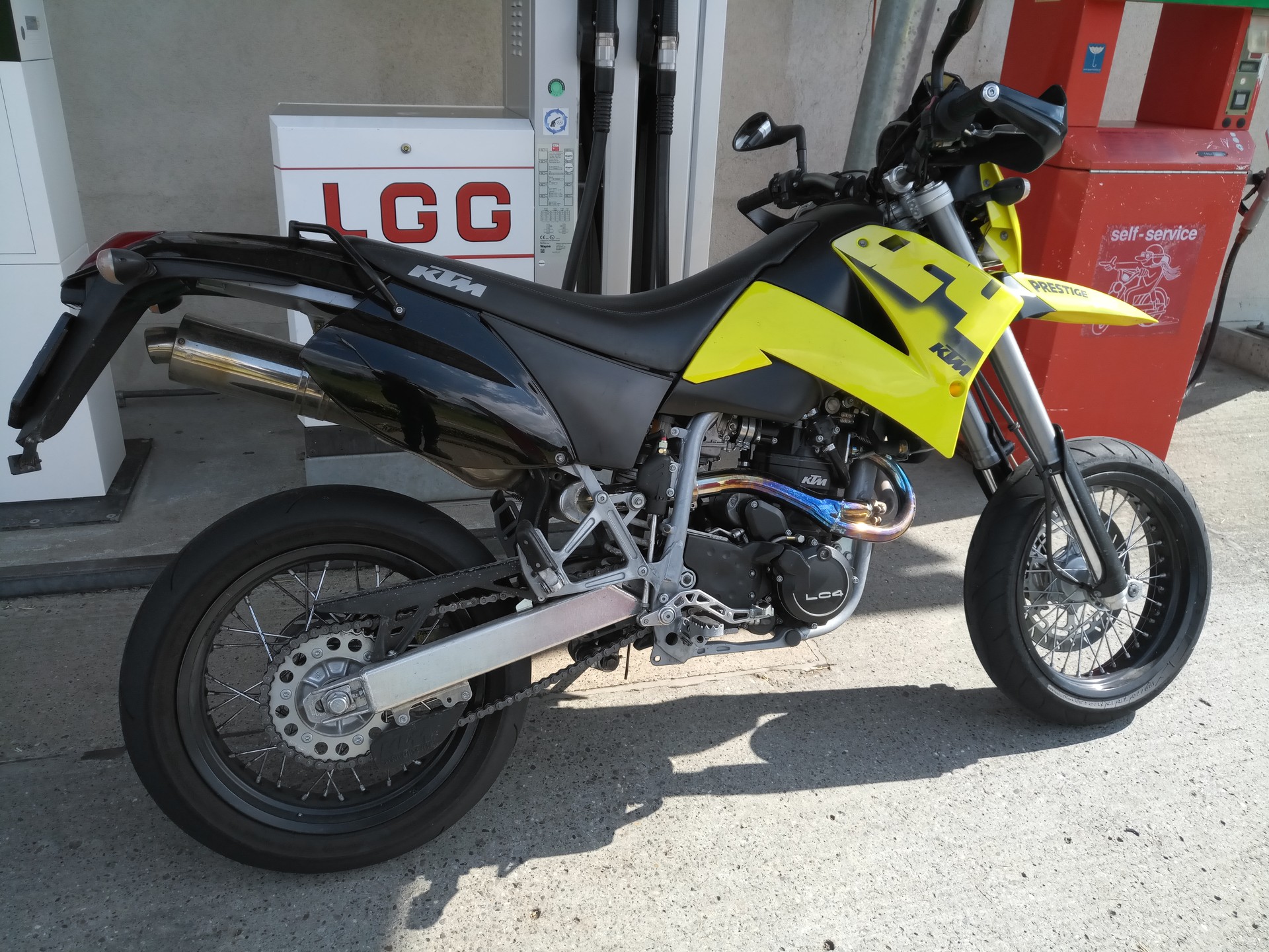 KTM 640 LC4-E Supermoto-image-1
