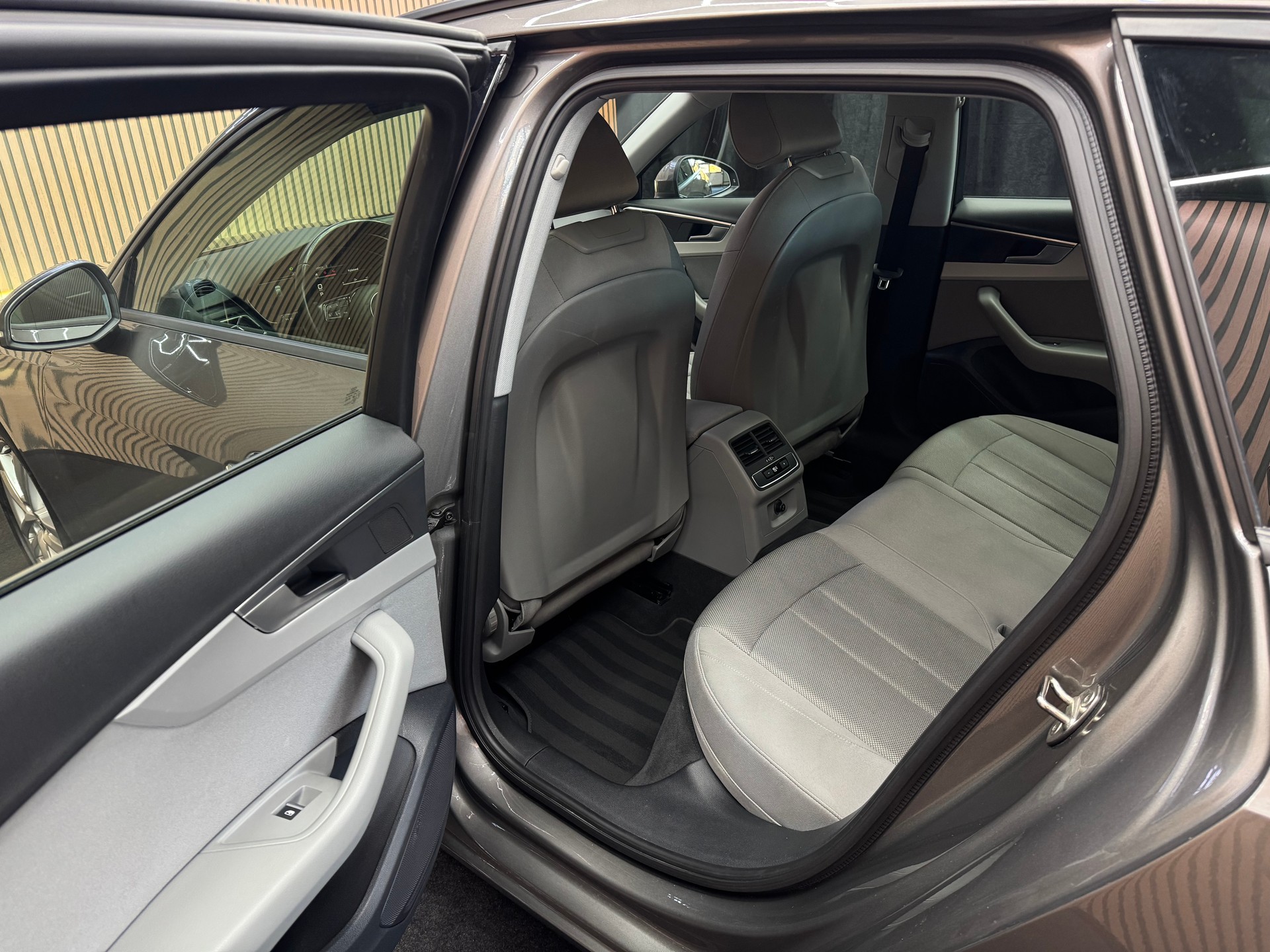 AUDI A4 Avant 2.0 35 TDI S-Tronic | 1 Jahr Garantie | Facelift | *ab CHF 199.-/ Monat*-image-11