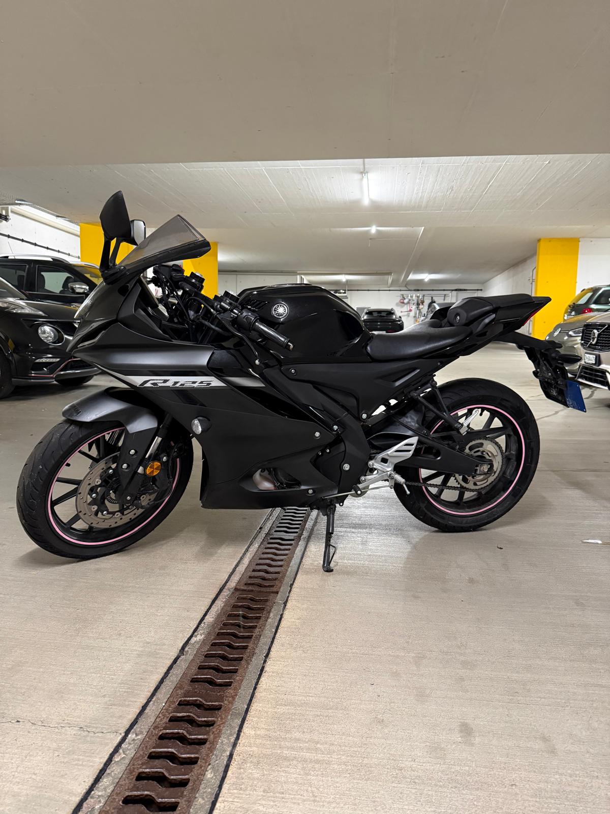YAMAHA YZF-R 125 ABS-image-3