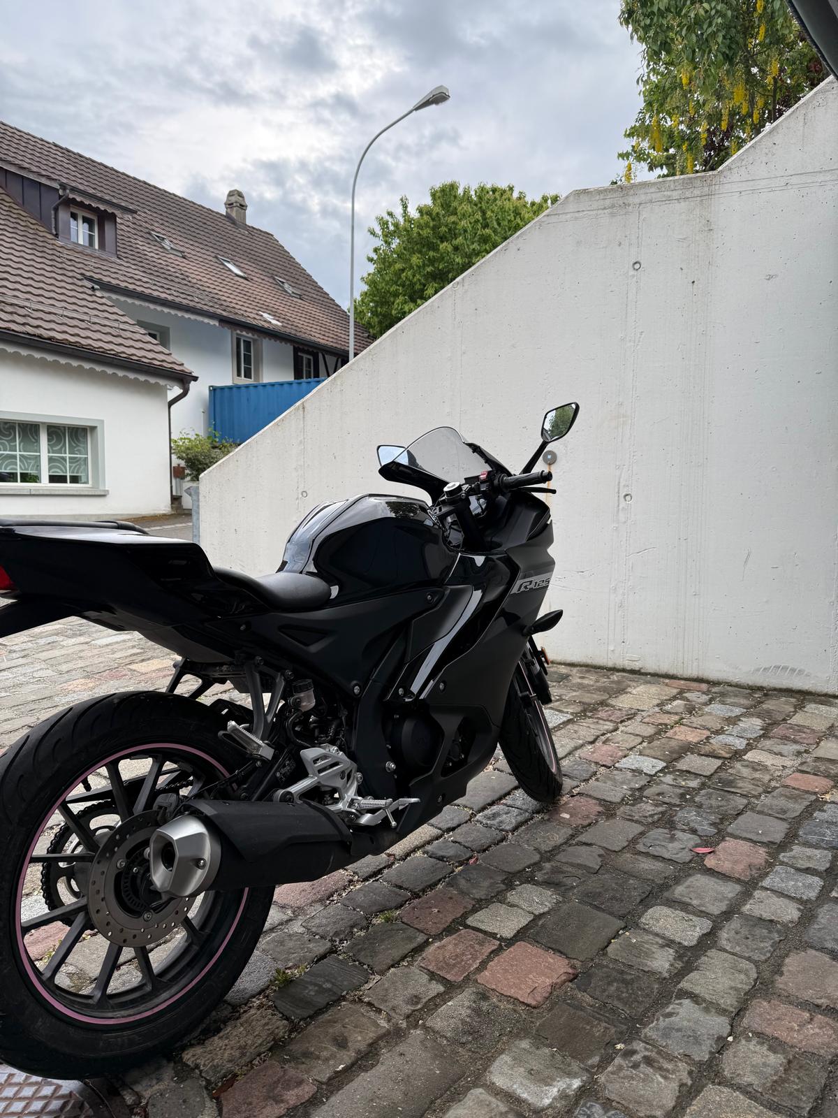YAMAHA YZF-R 125 ABS-image-8